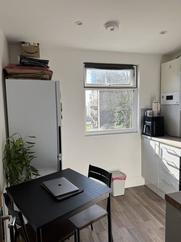 Spacious Double Room in Manor House - photo 1