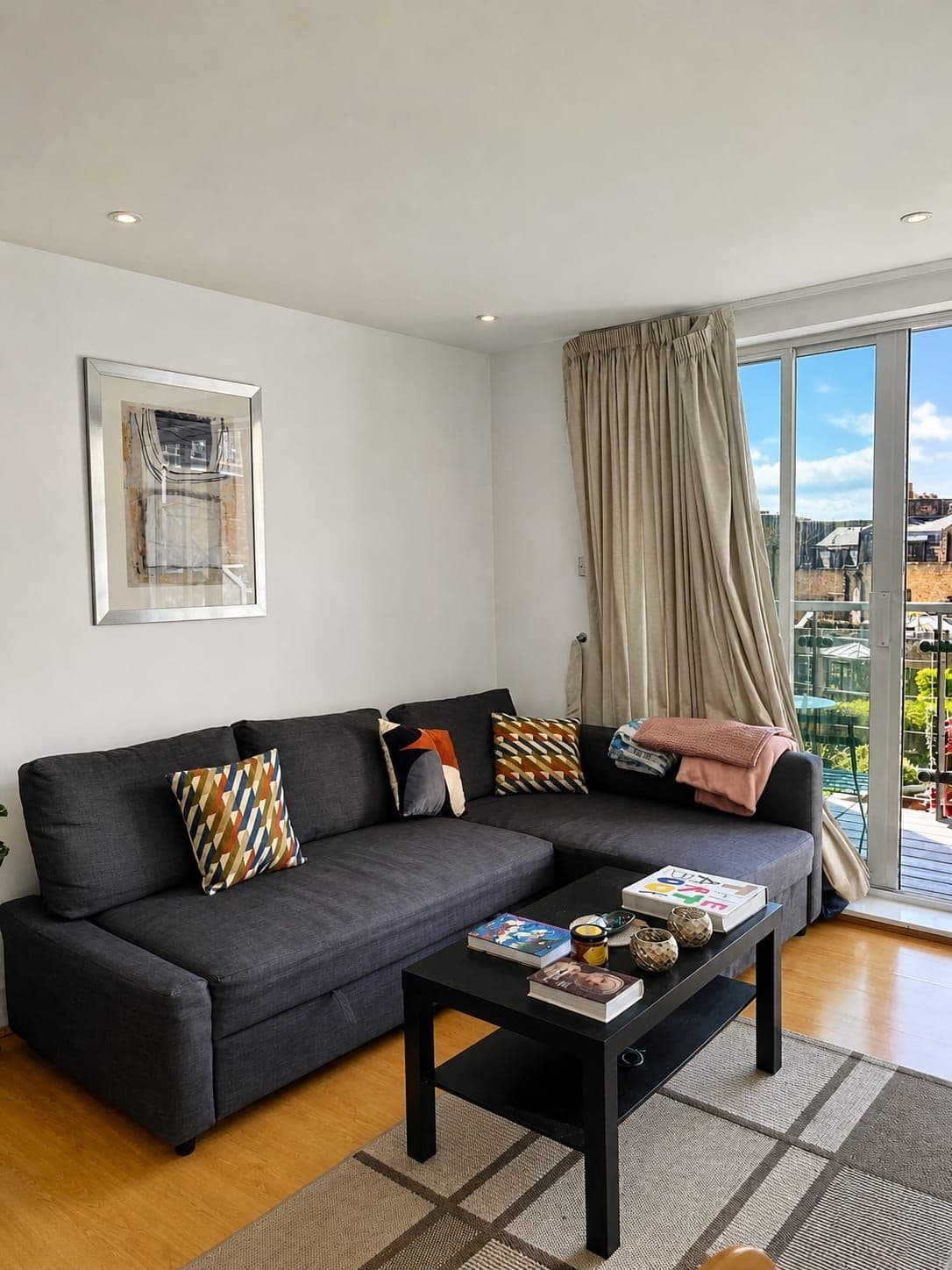 Stunning & Spacious Ensuite in 2BD Flat - photo 4
