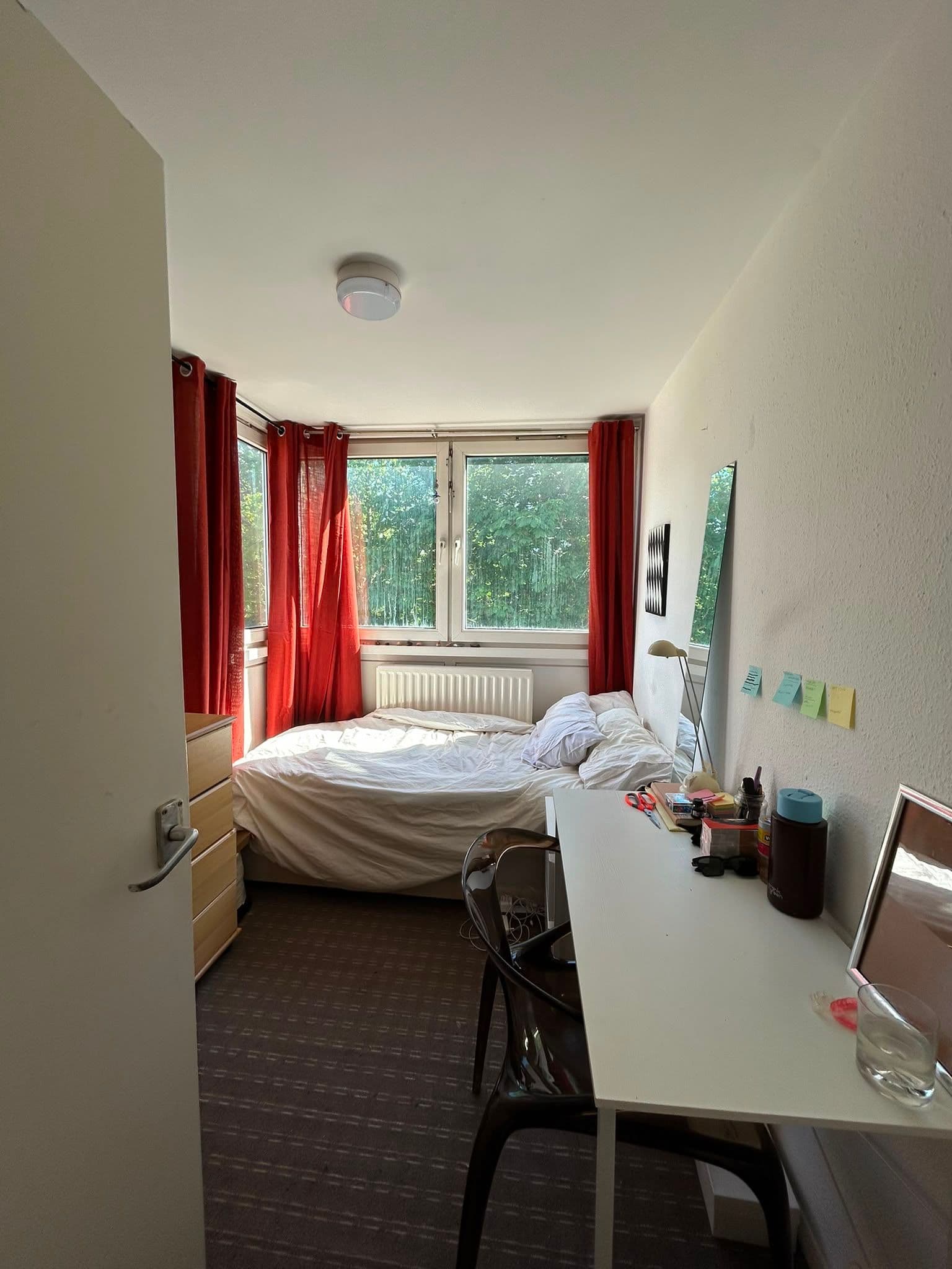 Looking for 3 roommates in Clapham Junction — photo 1