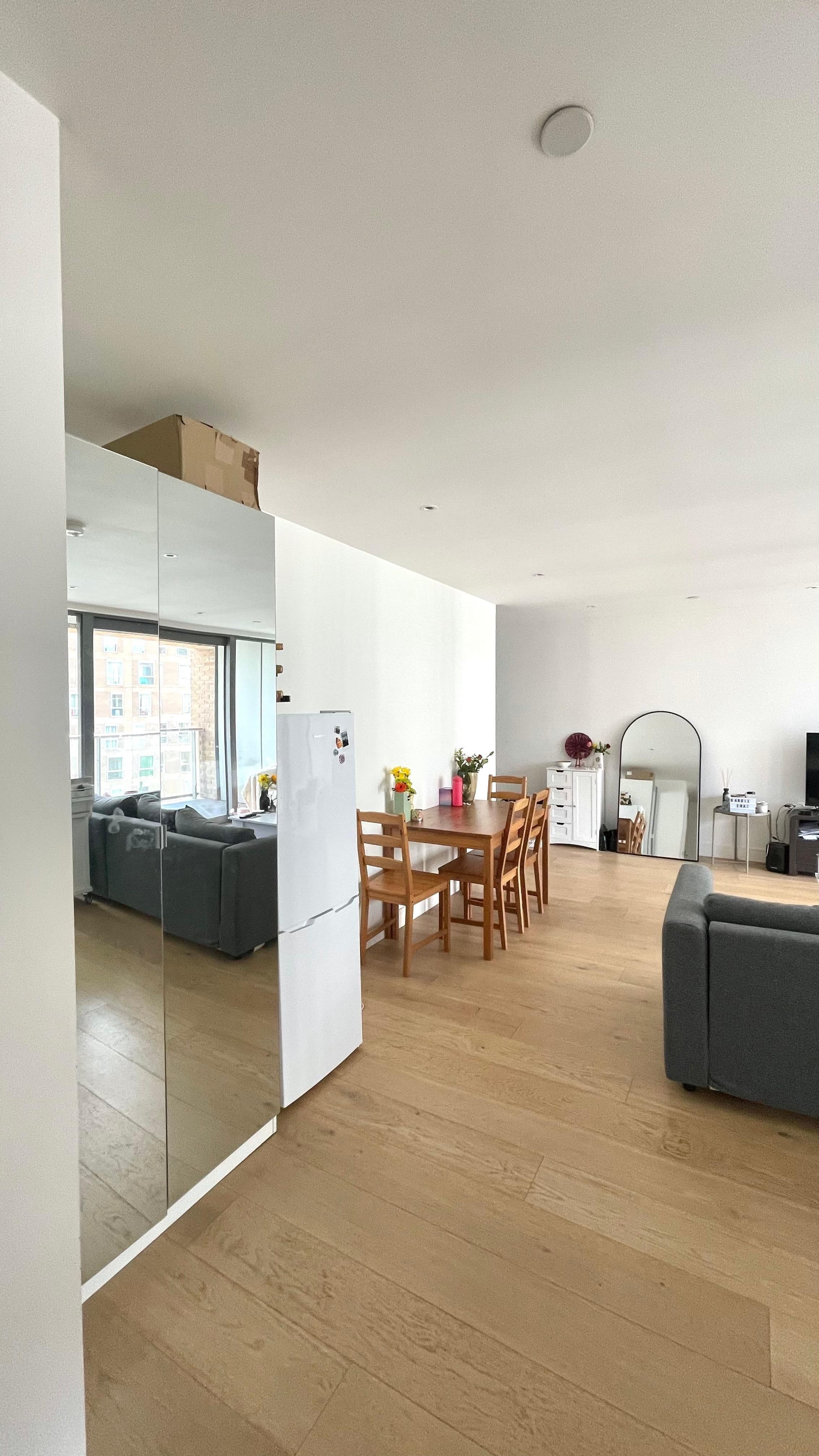 Double en-suite in girlie Canary Wharf flat - photo 3