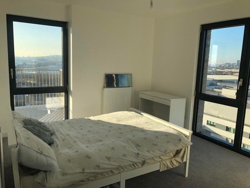 Lovely Double En-Suite Bedroom In Northwest London Available October (Bills Included/Open To Negotiation). - photo 1