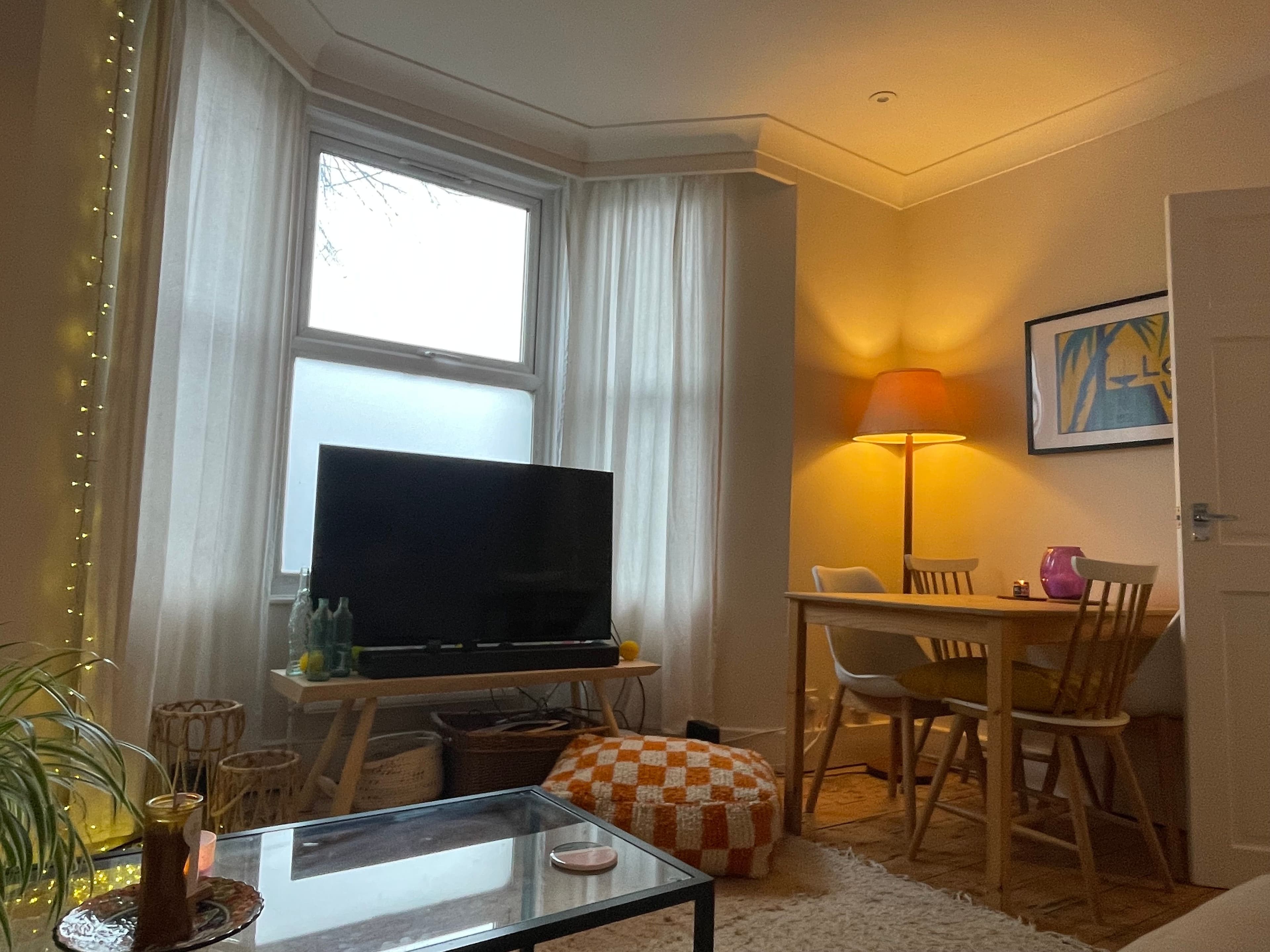 Double Room In South London - photo 2
