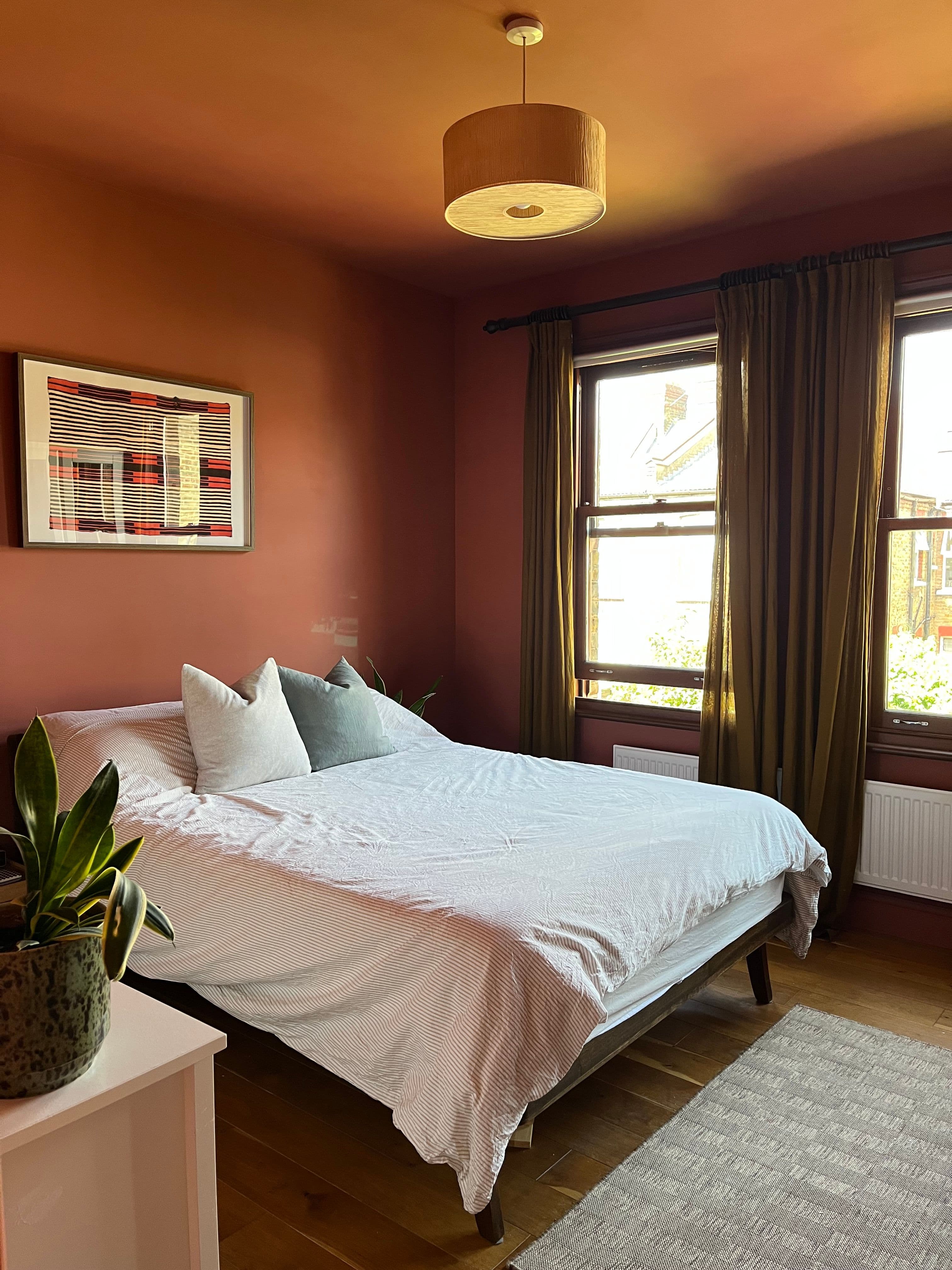Bright Double Room in Spacious 700sqft Garden Flat — photo 1