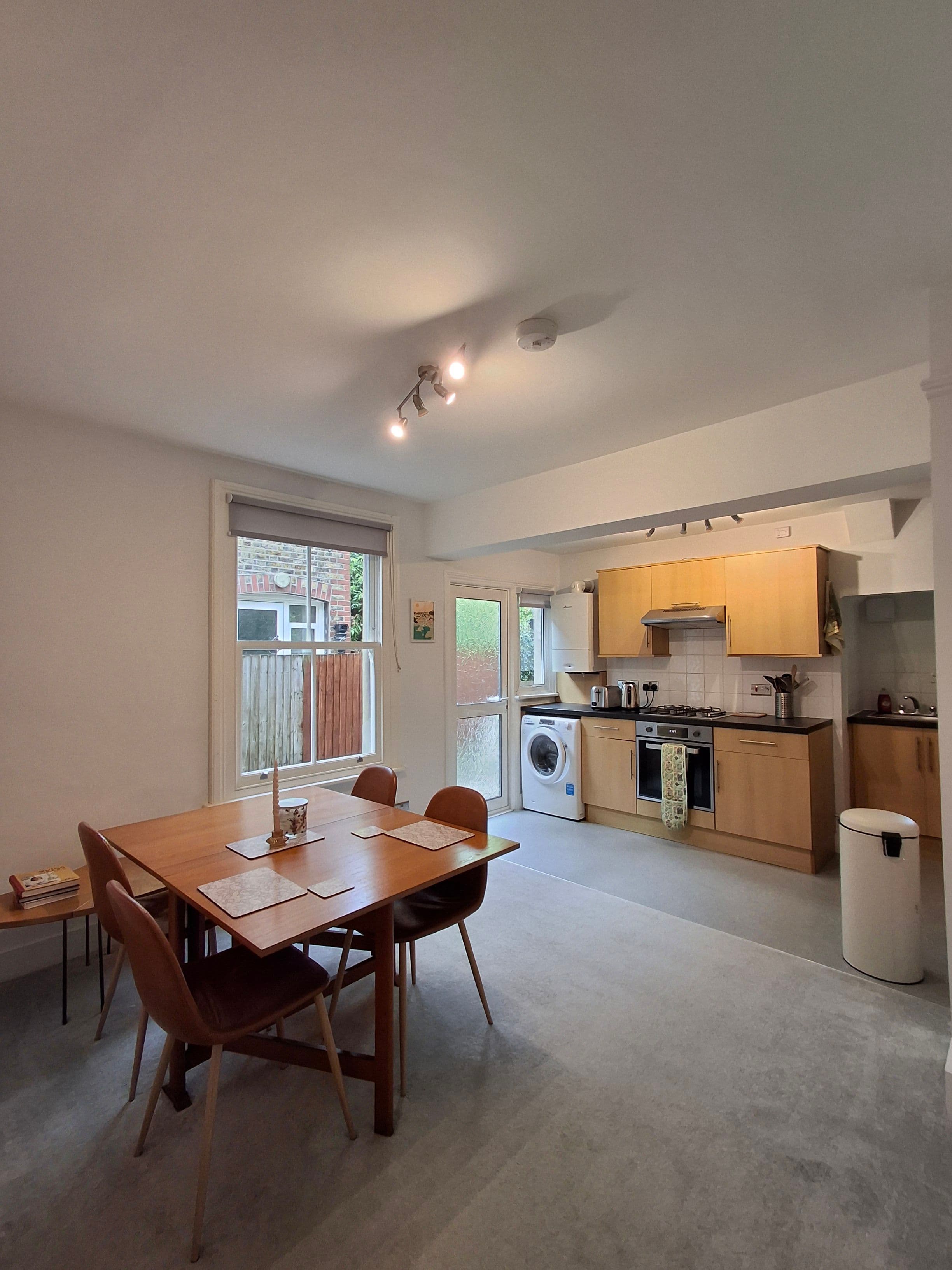 Spacious Room in lovely Balham - photo 2