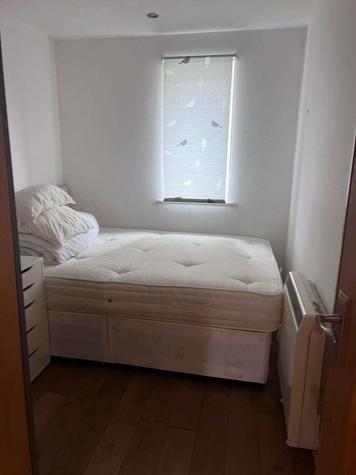 1 Bedroom Available In A Flat Share - photo 1