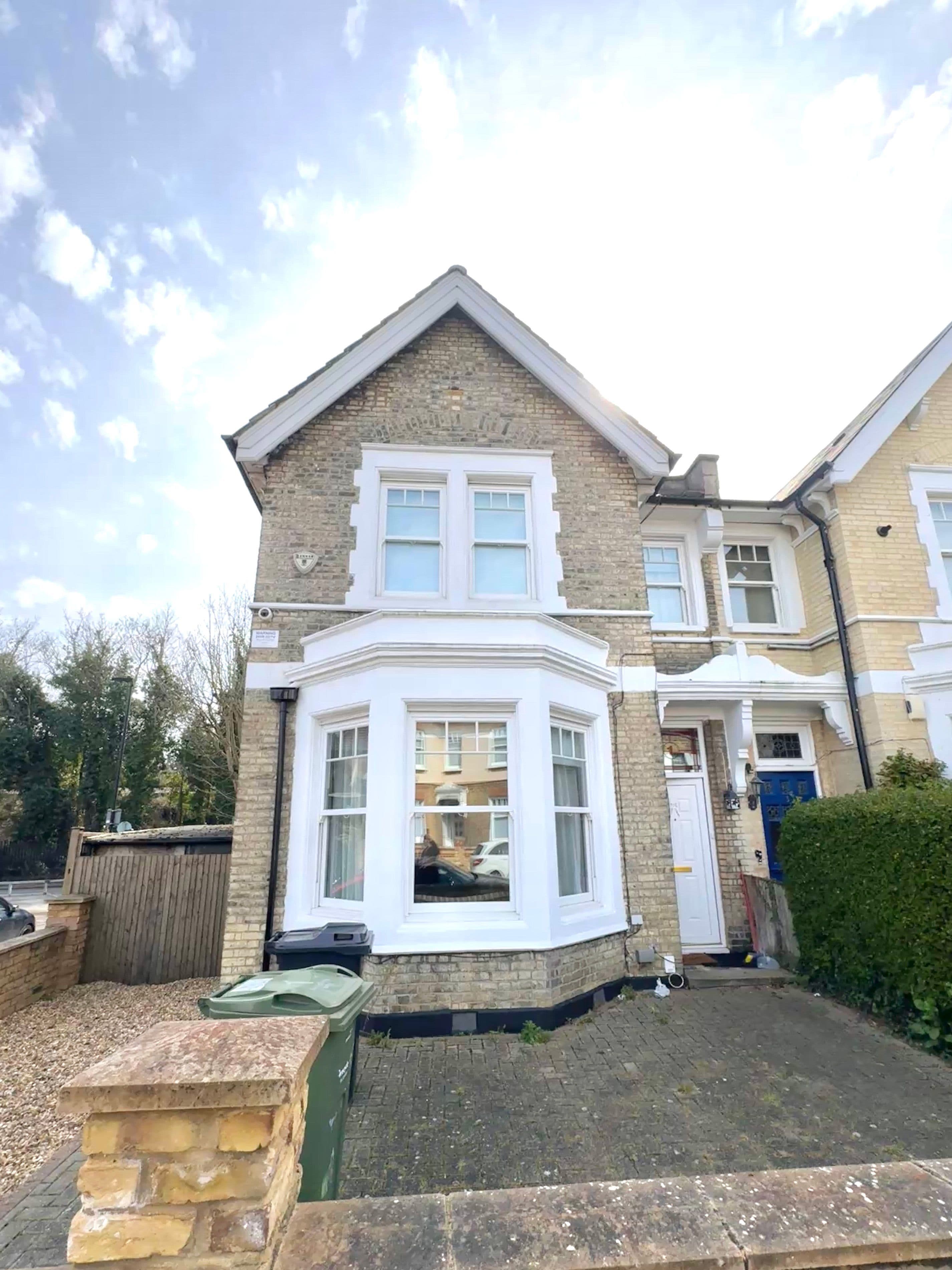 Full Lease Transfer of 5 bedroom House in Tulse Hill SW2 (Brixton/Streatham area) - Perfect for a group of friends! - photo 1