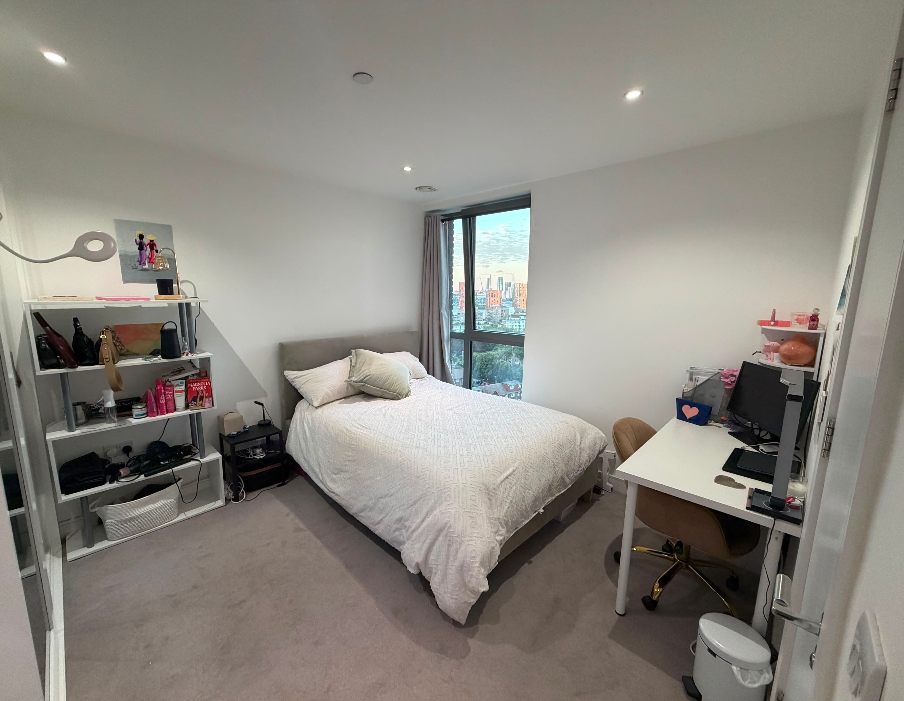 Double En-Suite In Girlie Canary Wharf Flat - photo 1