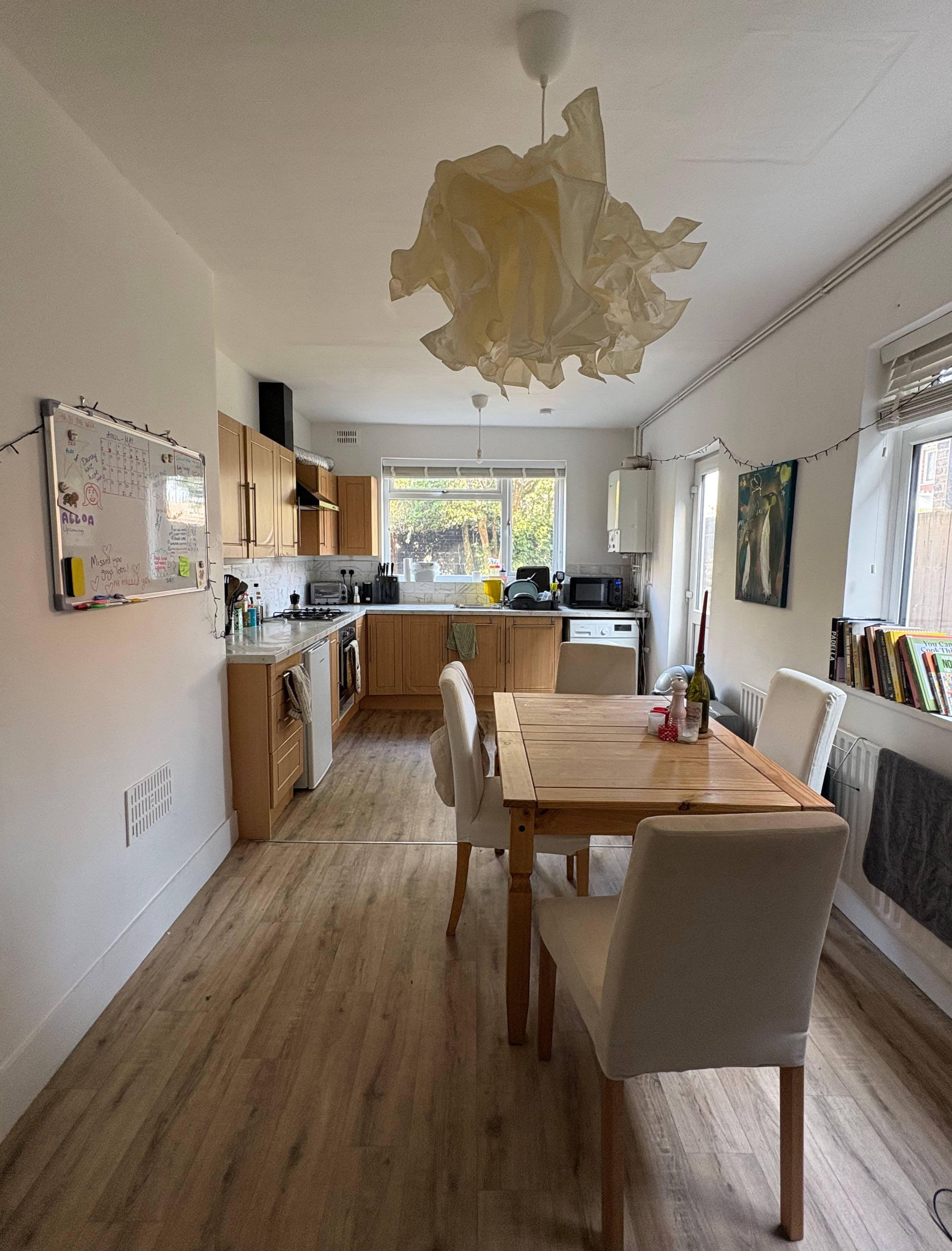 Room available in Surrey Quays - photo 1