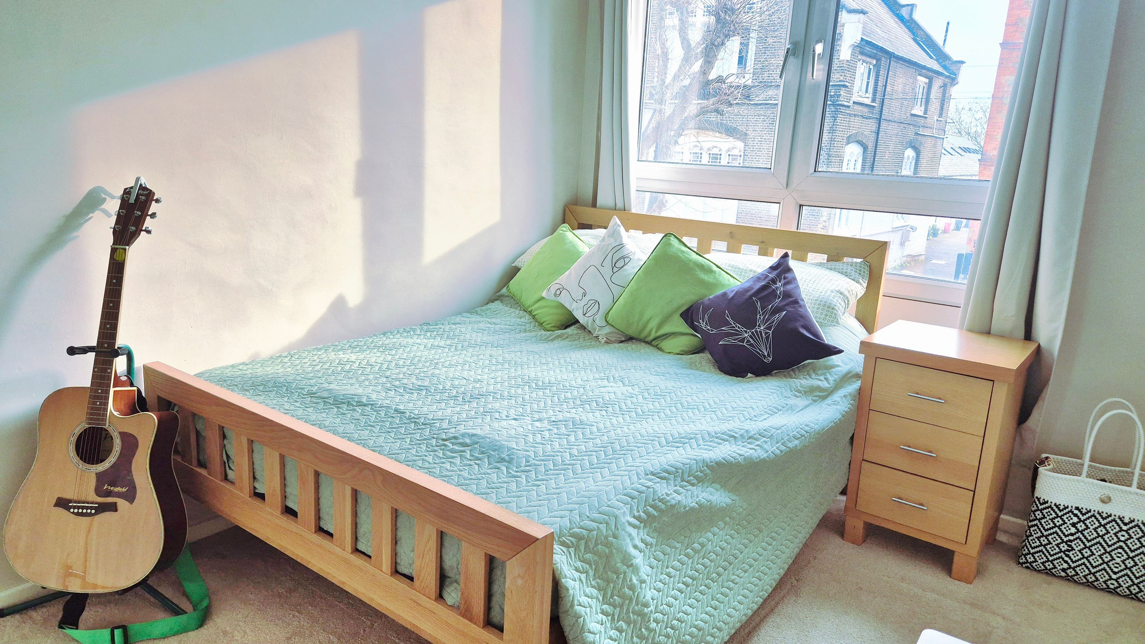 Bright Double Room 3 mins to DLR | Near Canary Wharf | Zone 2 - photo 2