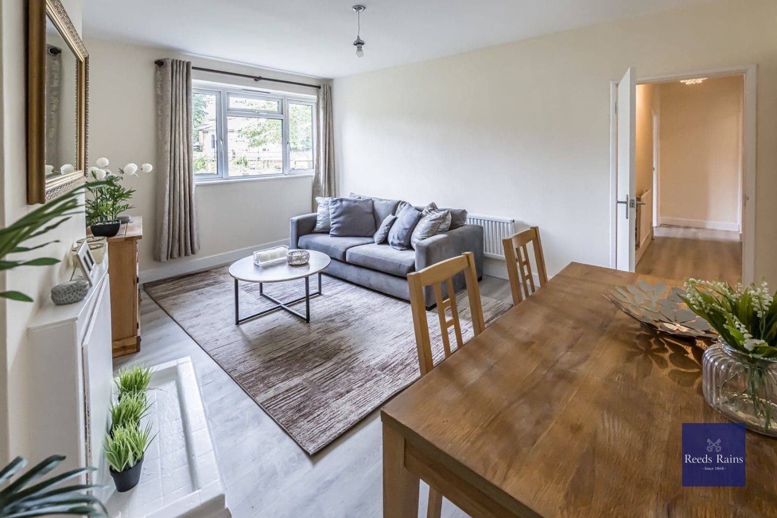 🌞 Spacious Sunny Double Room Available – Zone 1 | Move-In 15 July - photo 1