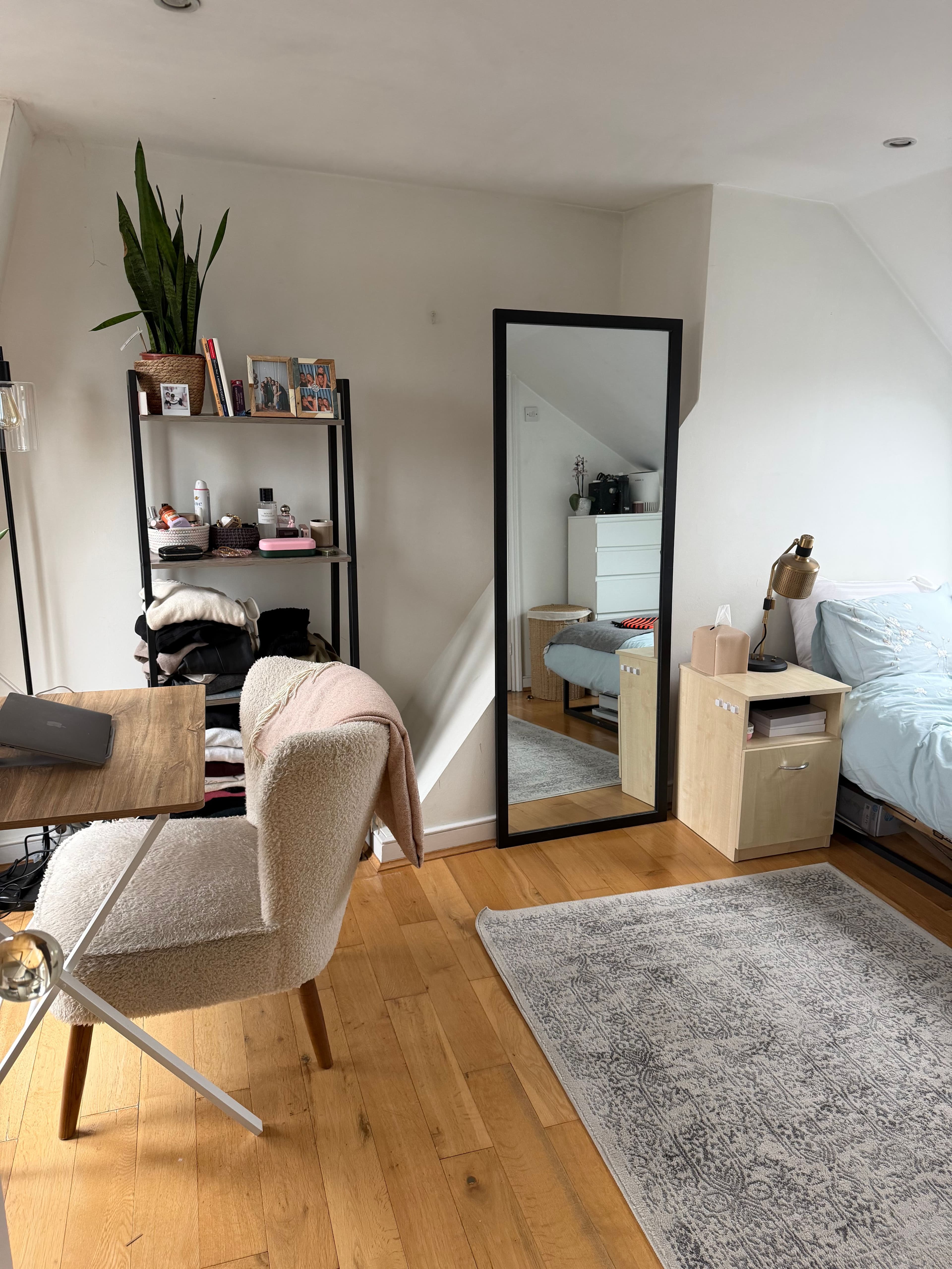Bright Double Room with Ensuite - photo 2