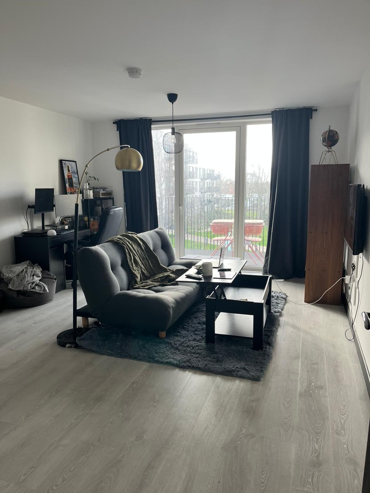 Double Room + Ensuite available in a two bedroom flat in Hayes & Harlington! - photo 1