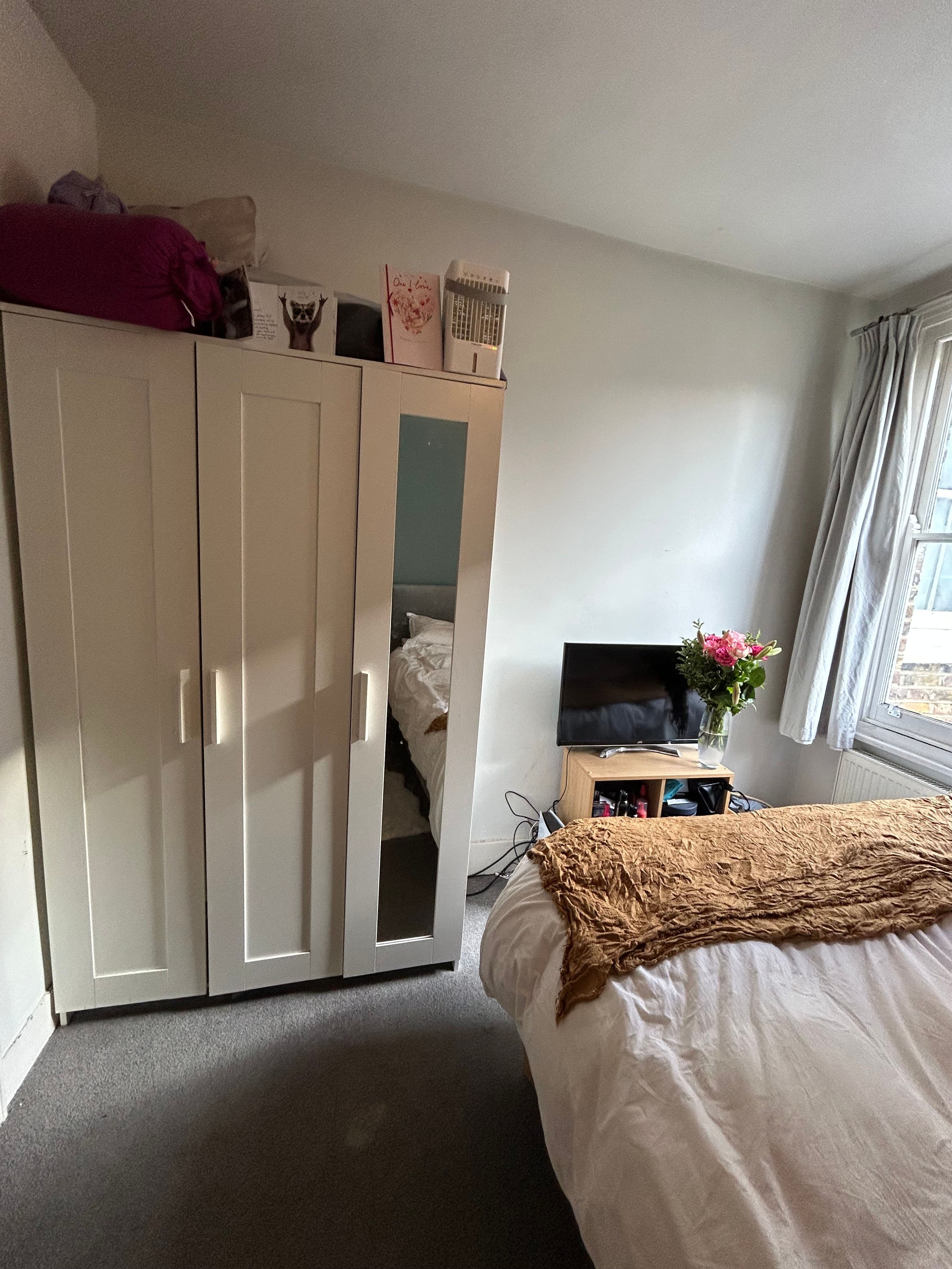 Bright King + WFH office Room | 10 mins to Tube - photo 2