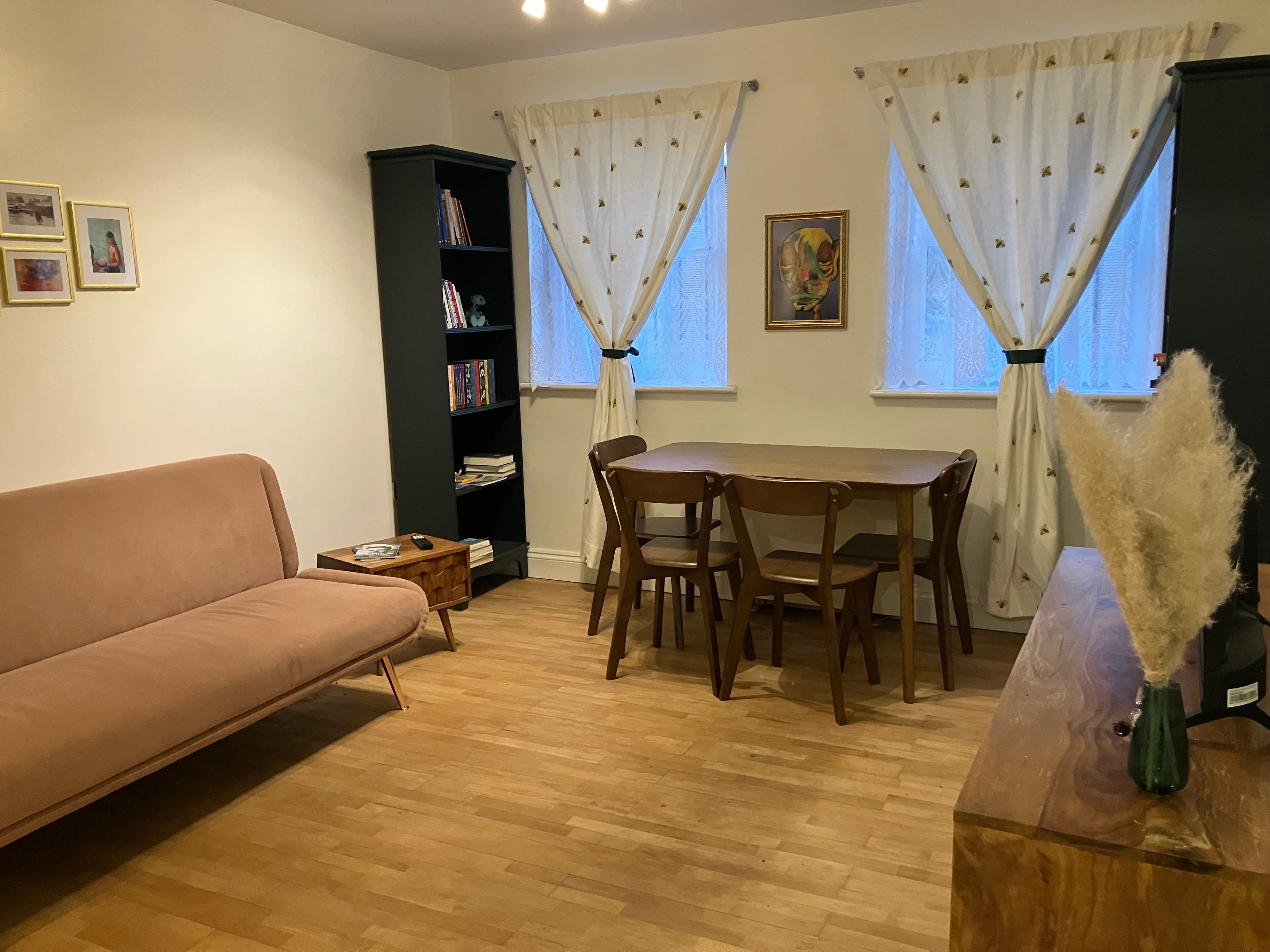 Furnished Double Room in Hoxton Available - March - photo 2