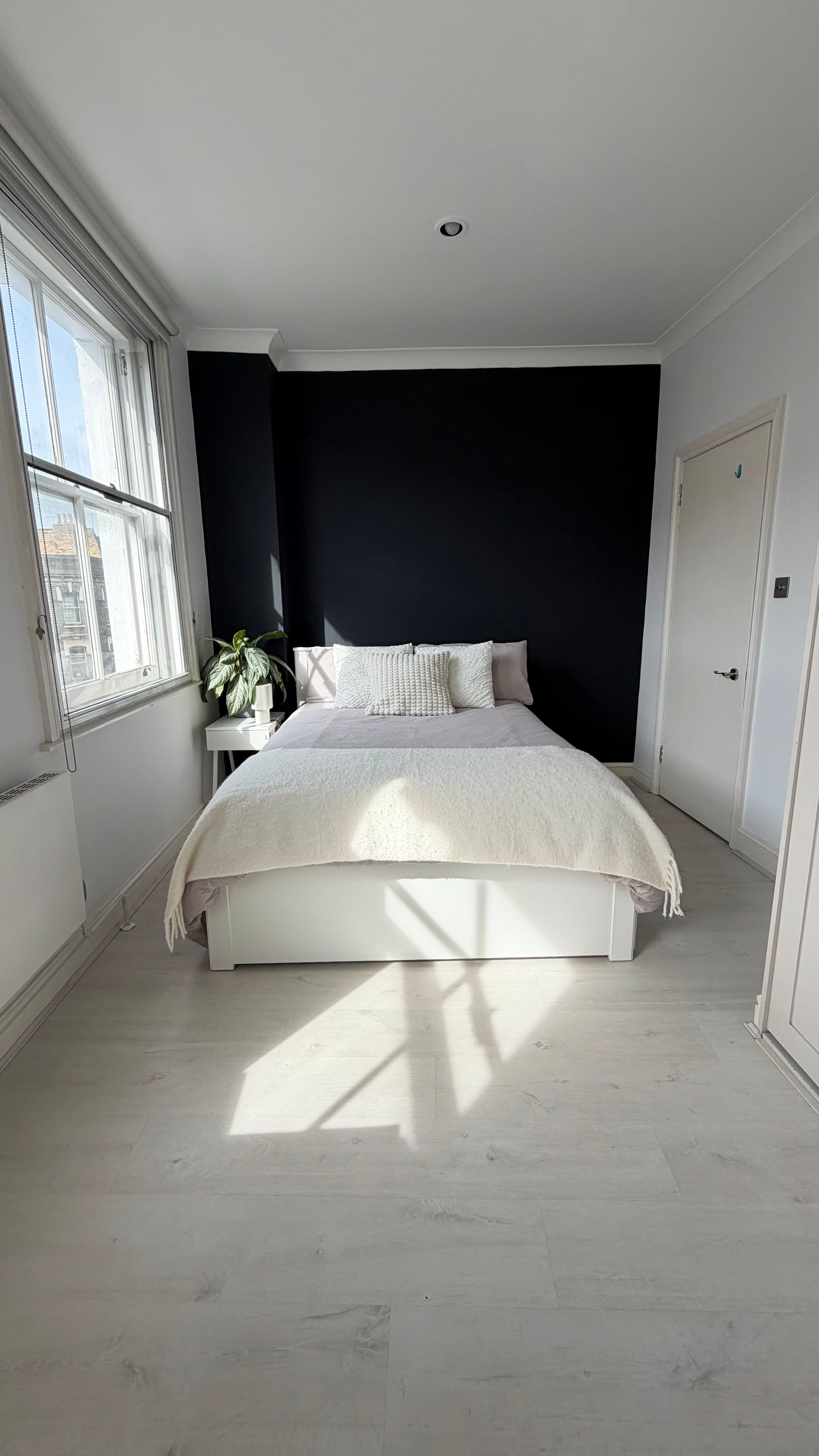 Large Double Room Battersea-Clapham jct — photo 1