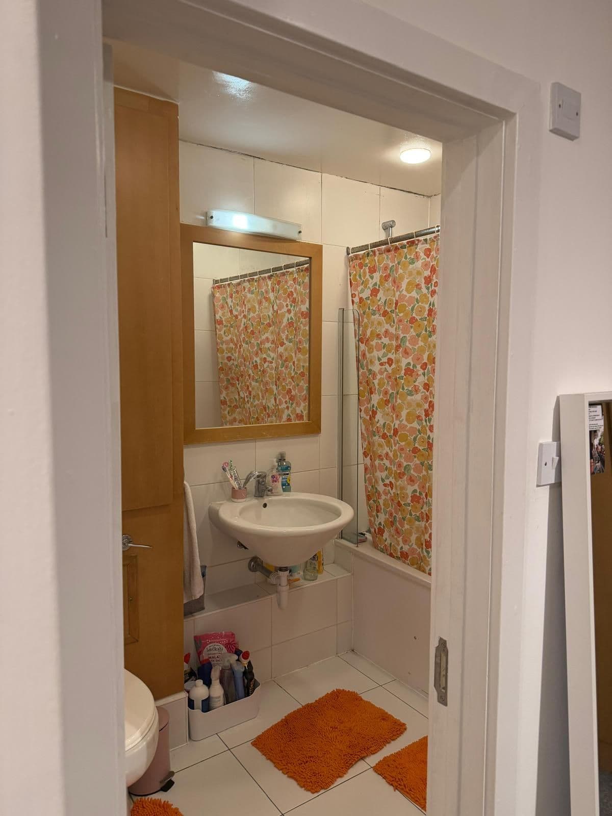 ALDGATE E1 FLAT AVAILBLE AUG. 1ST MOVE IN — photo 4