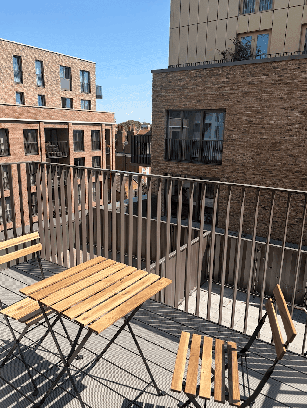 1 bed modern apartment E1 - photo 2