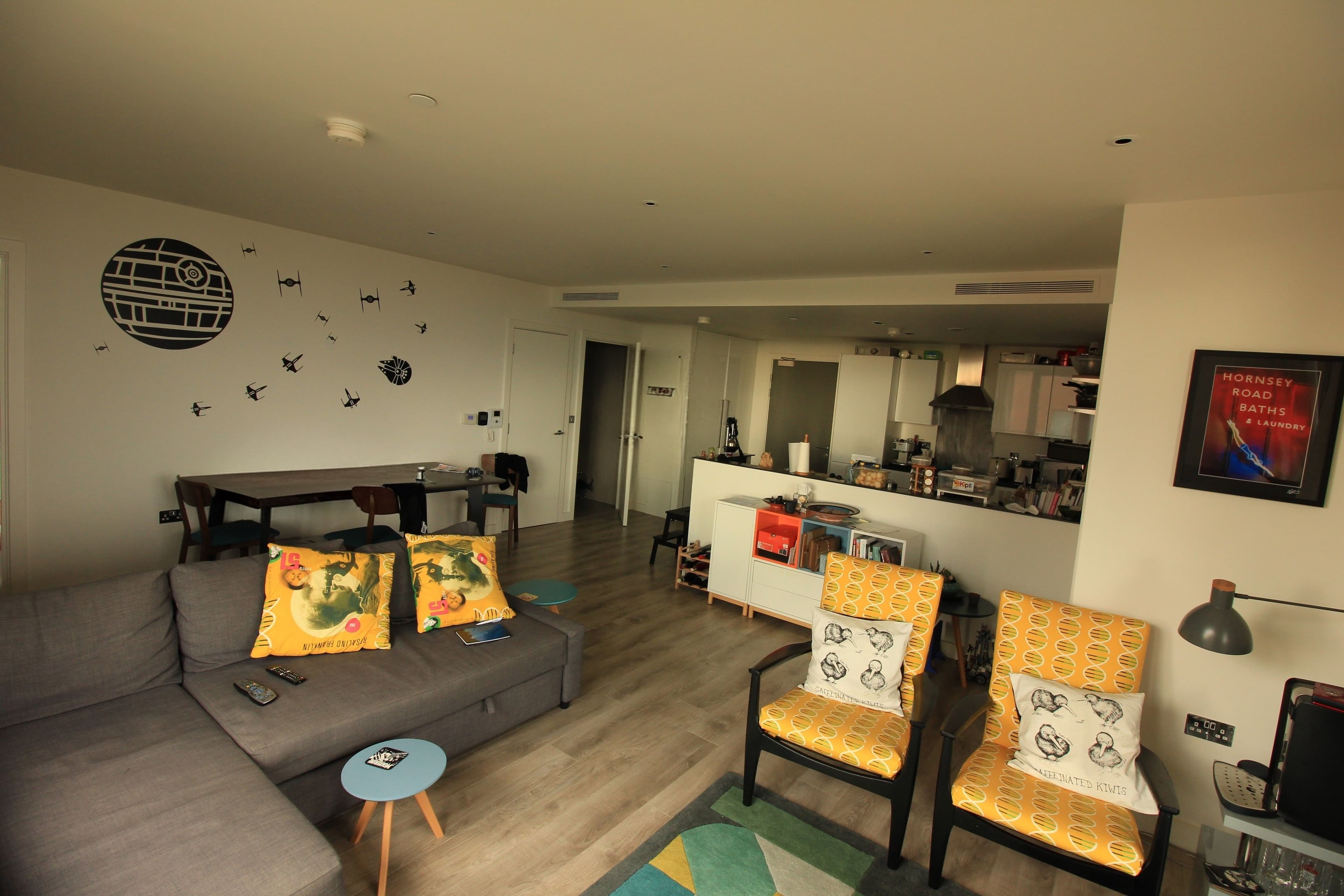 Large Double Room - Sixth Floor West Hampstead - photo 4