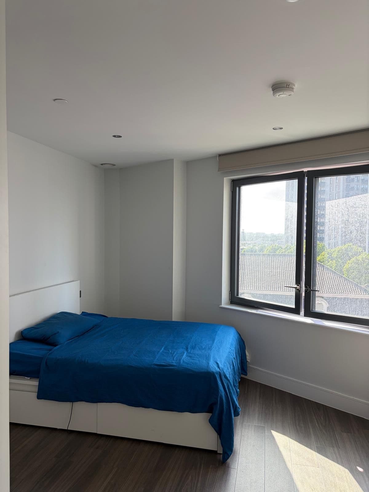 En-suite room available July — photo 2