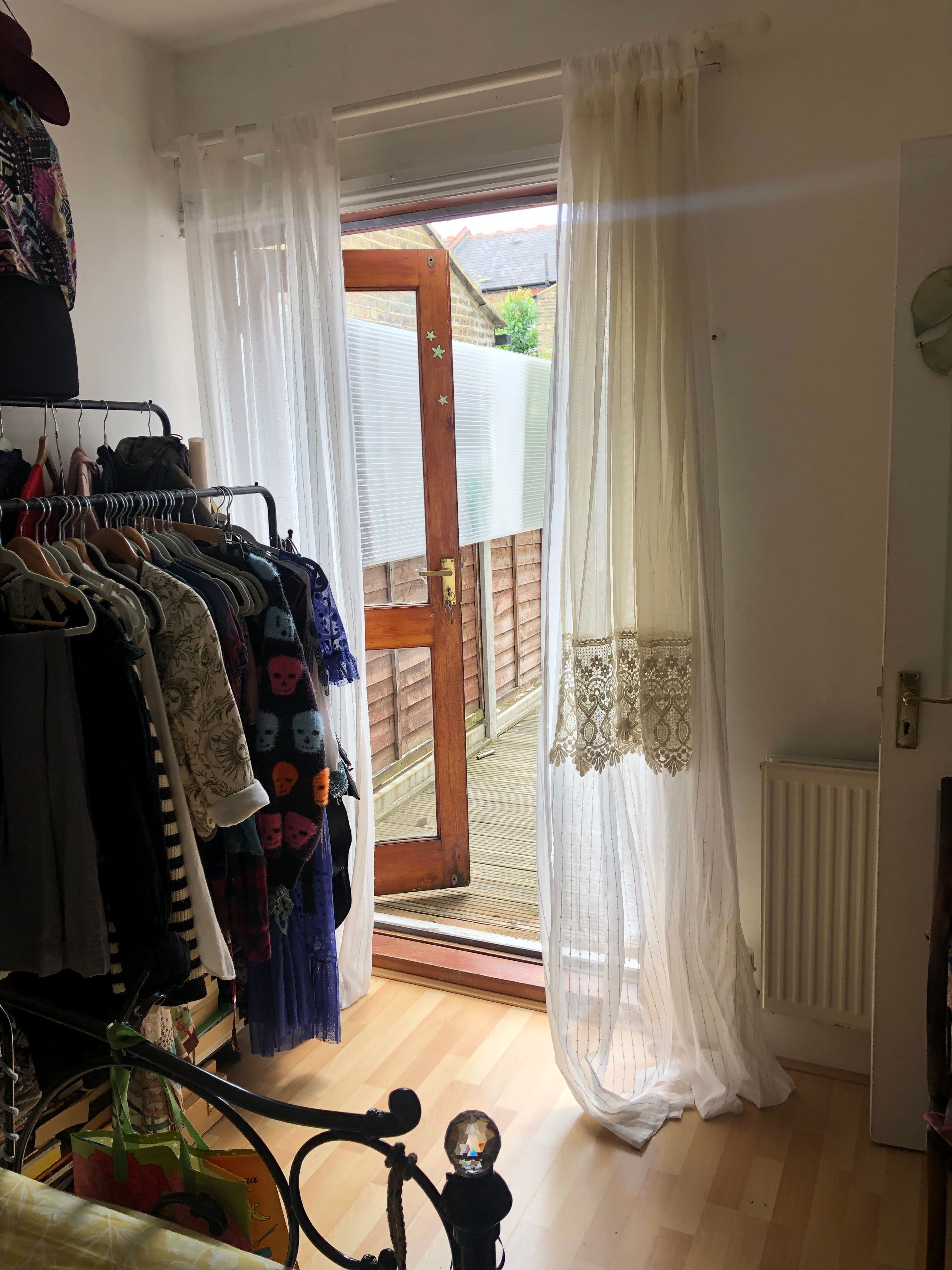 Room available in cute 2 bedroom flat in SE6 - photo 1