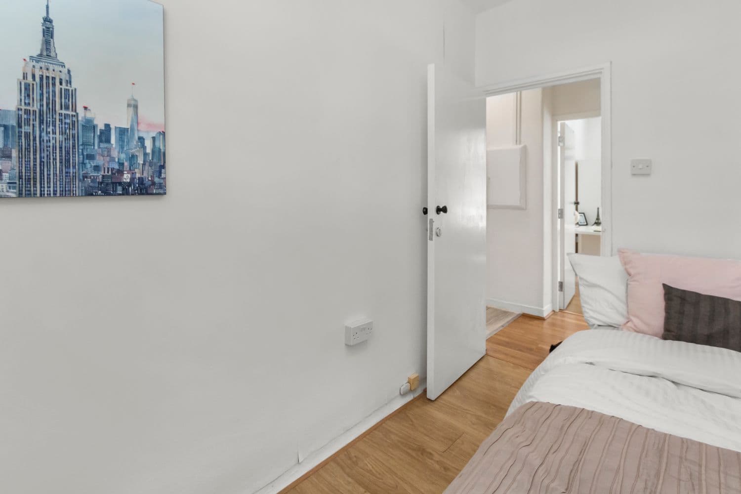 GORGEOUS DOUBLE ROOM IN SHOREDITCH - photo 2