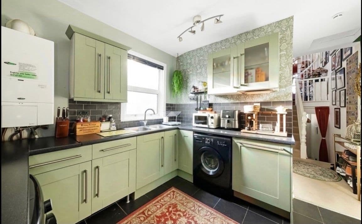 room available in a gorgeous boho woolwich maisonette - photo 3