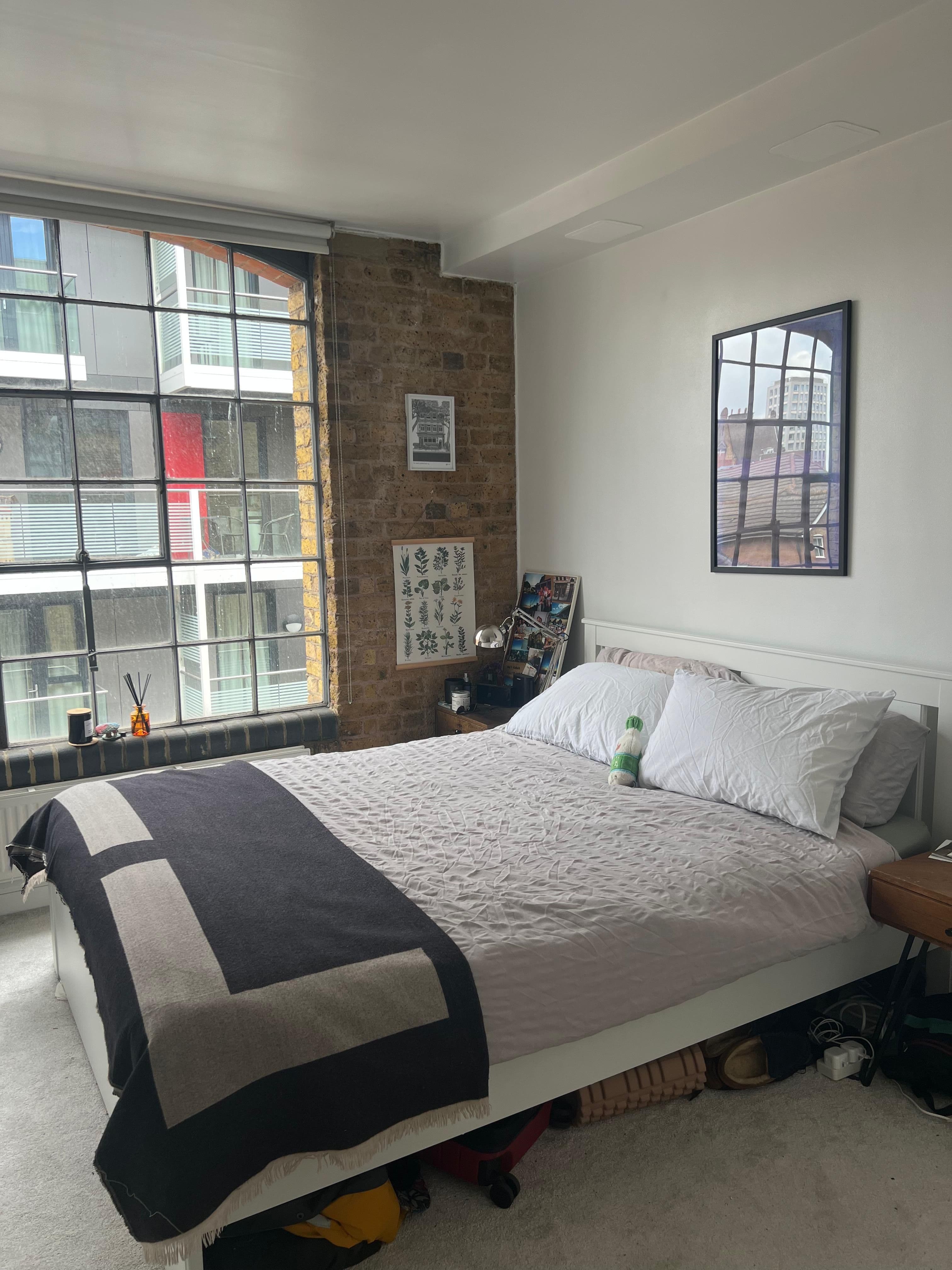Sunny room for rent in Aldgate East - photo 1