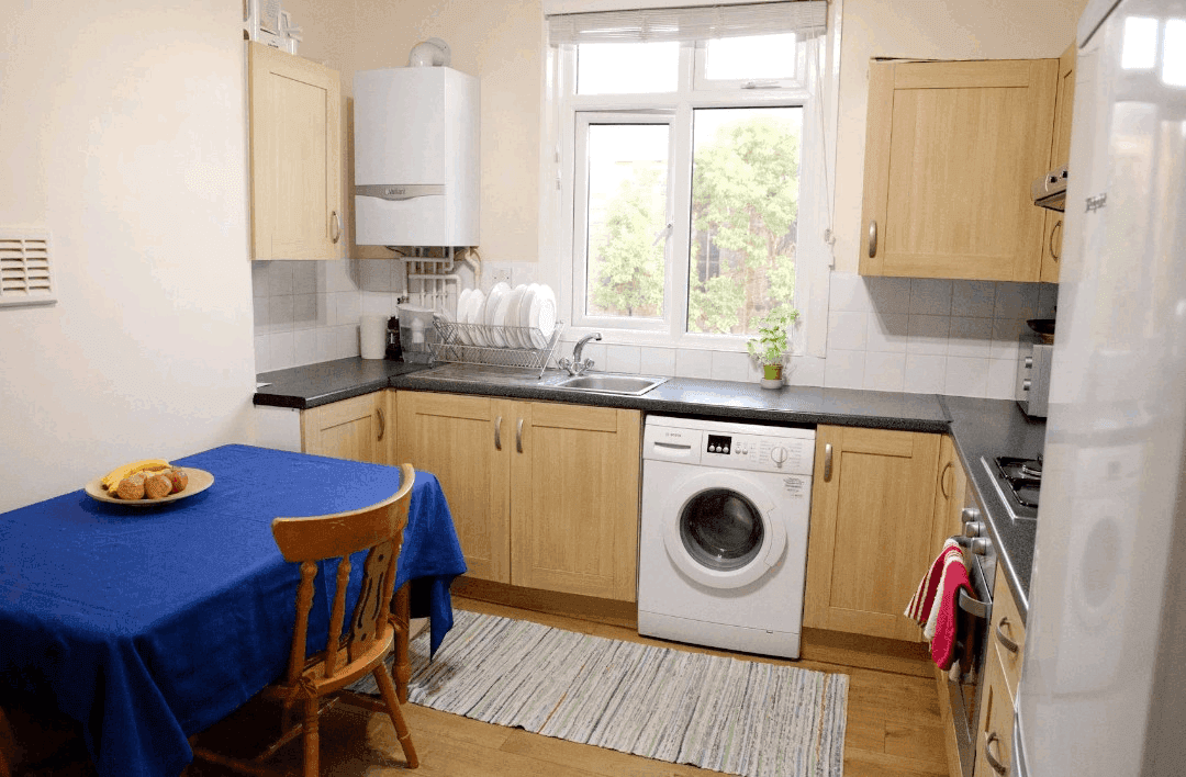 Cosy double room available for friendly flatmate in Tooting — photo 4