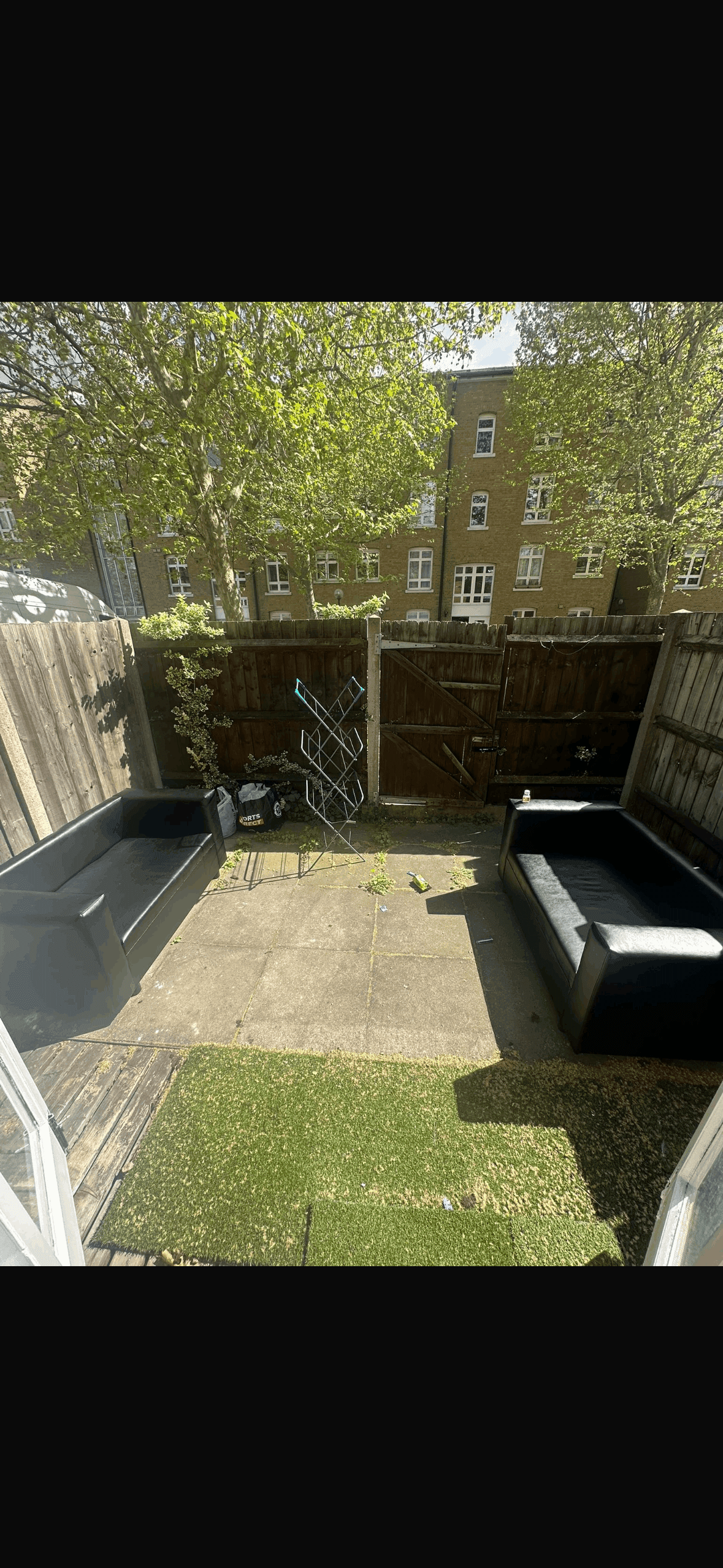 Double room in Bow (east London) in a town house with 3 friendly girls - photo 3