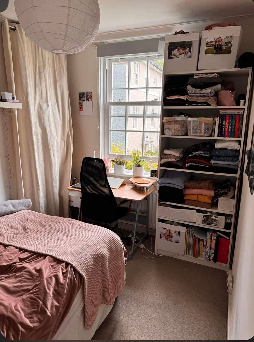 Double bedroom in Barons Court (2 bed 1 bath) - photo 1