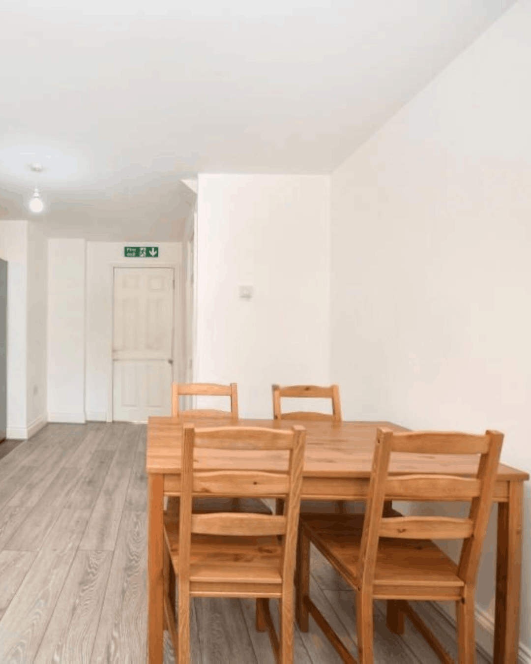 Double Bedroom, Private Bathroom in Island Gardens 🩷 - photo 2