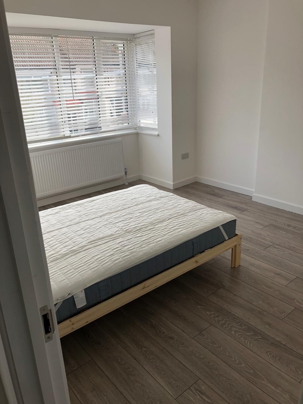 Two Sunny Rooms in a Relaxed Streatham Home - photo 1