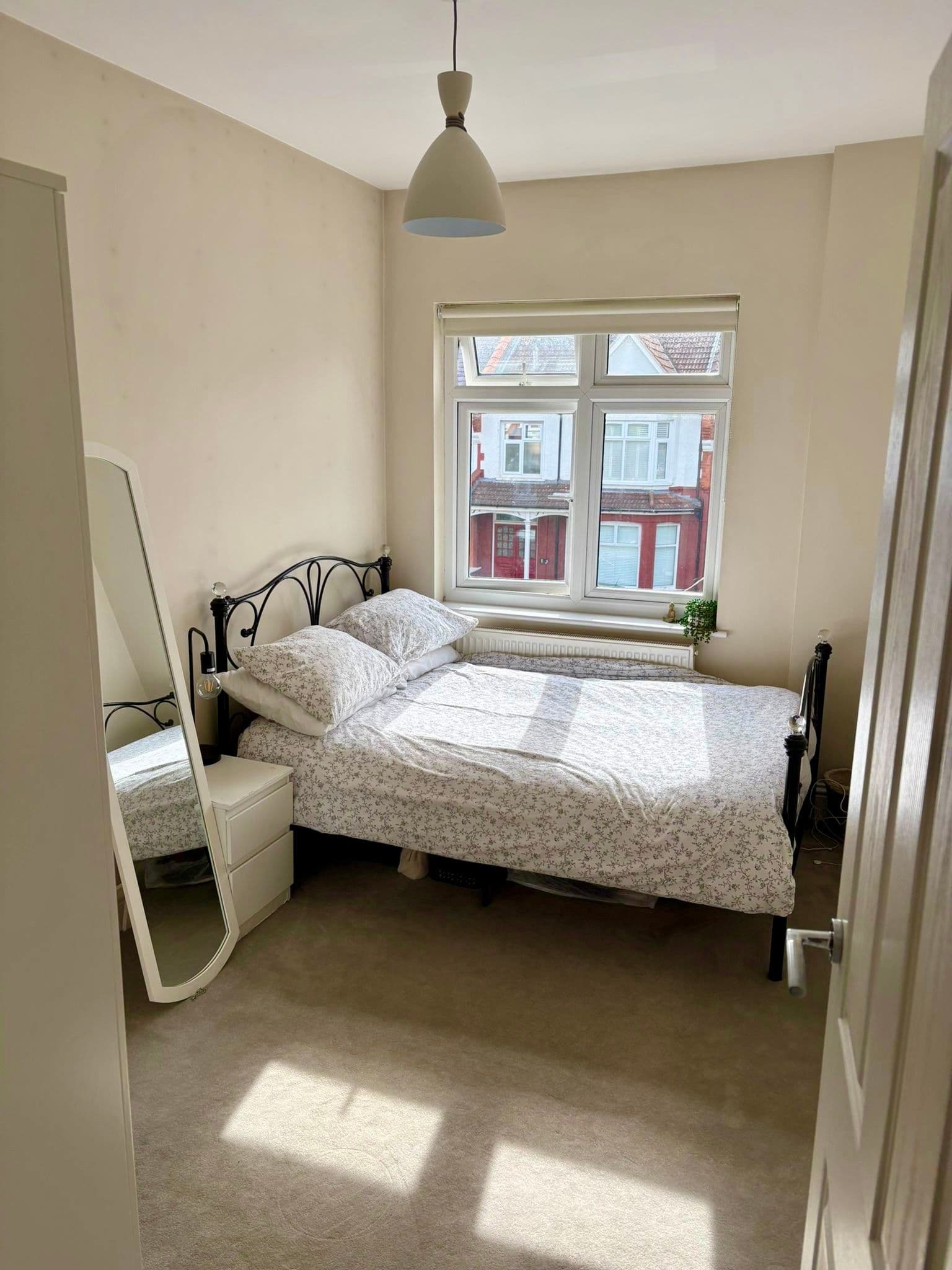 🏡✨ Lovely Double Room Available Mid-August – Palmers Green, North London | £650pcm - photo 4
