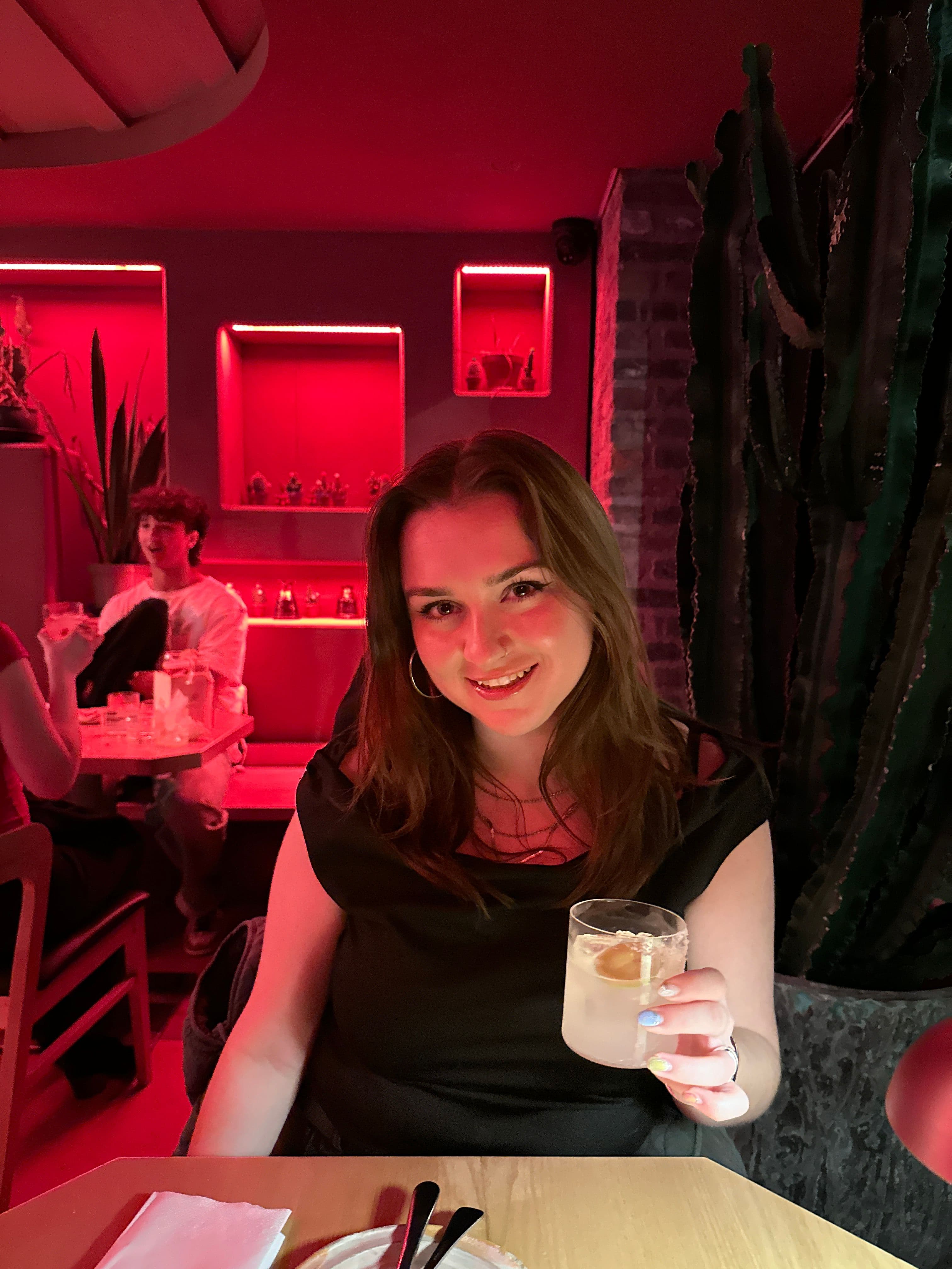 Clean and sociable professional looking for a room in North London! - photo 1