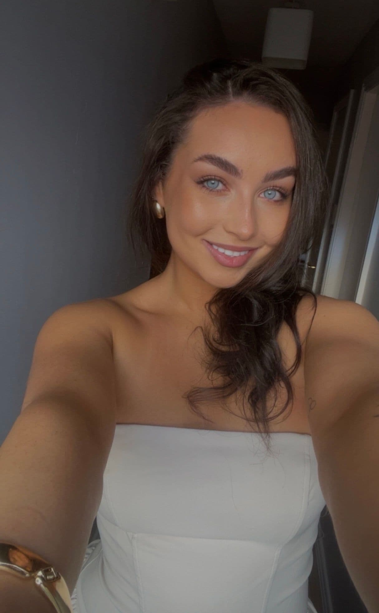 21 y/o female looking for a place for September ! - photo 1