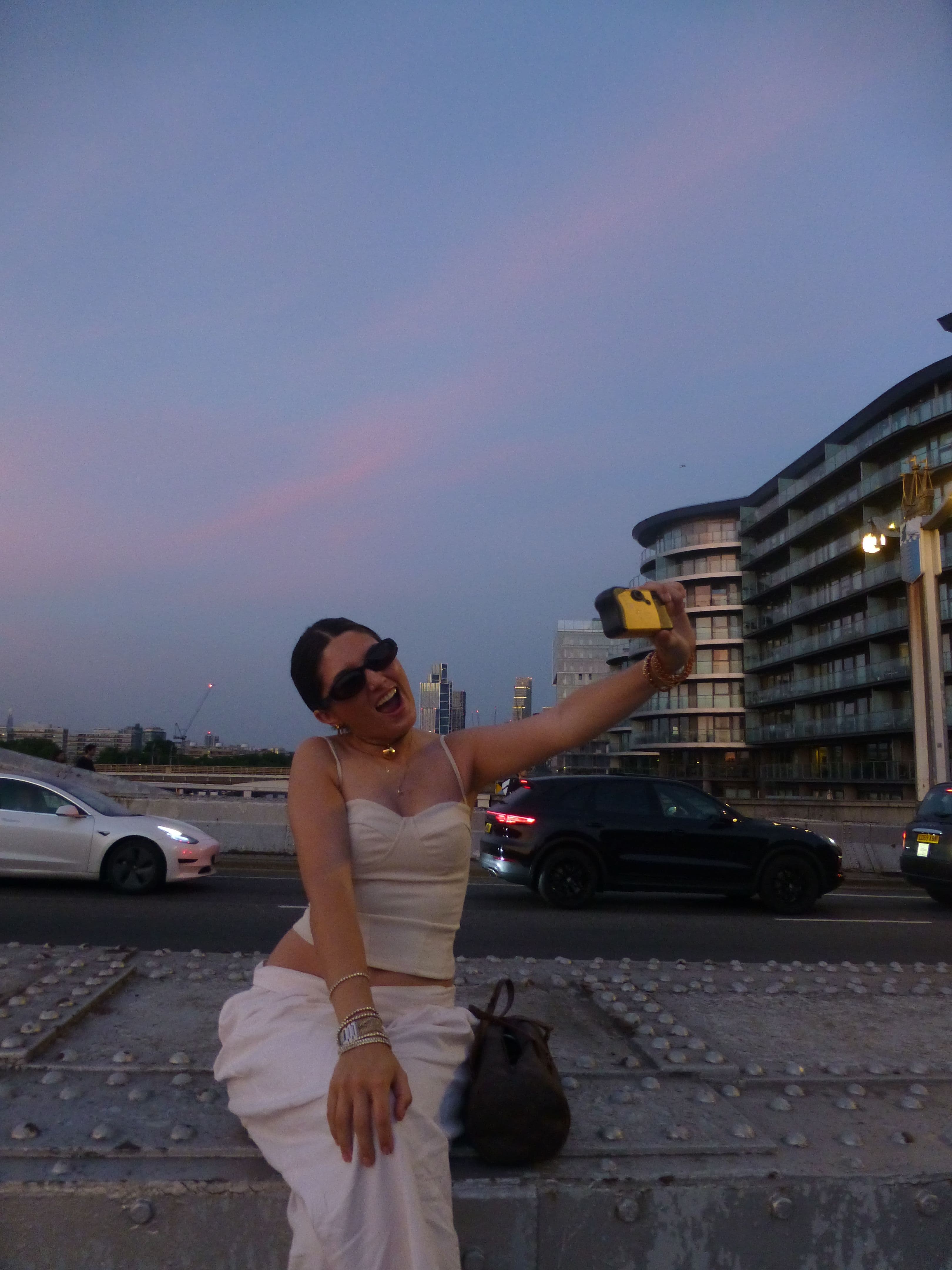 Two Friendly Girls Looking for a Social Flatshare in London — photo 3