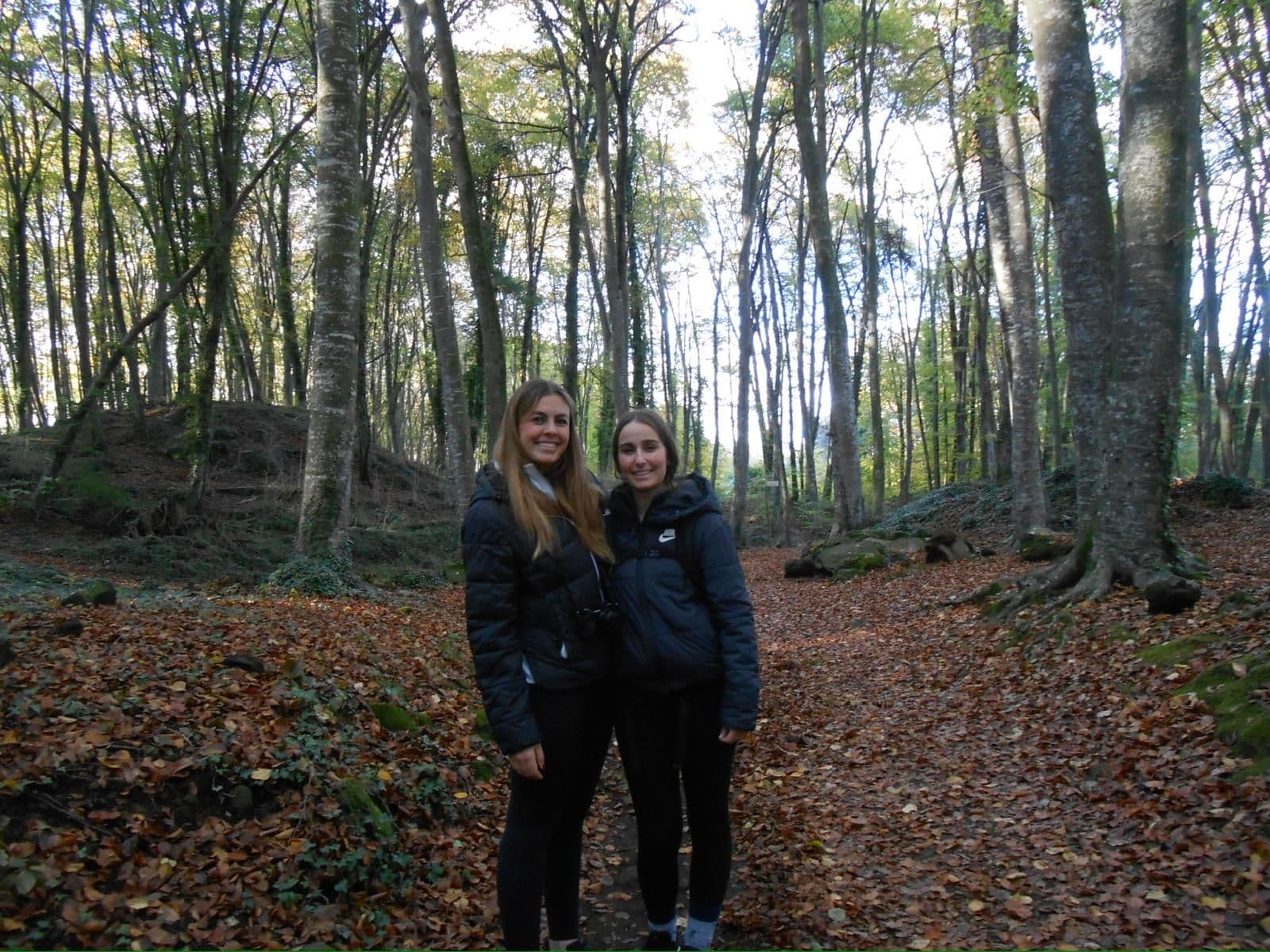 Emma and Júlia - photo 2