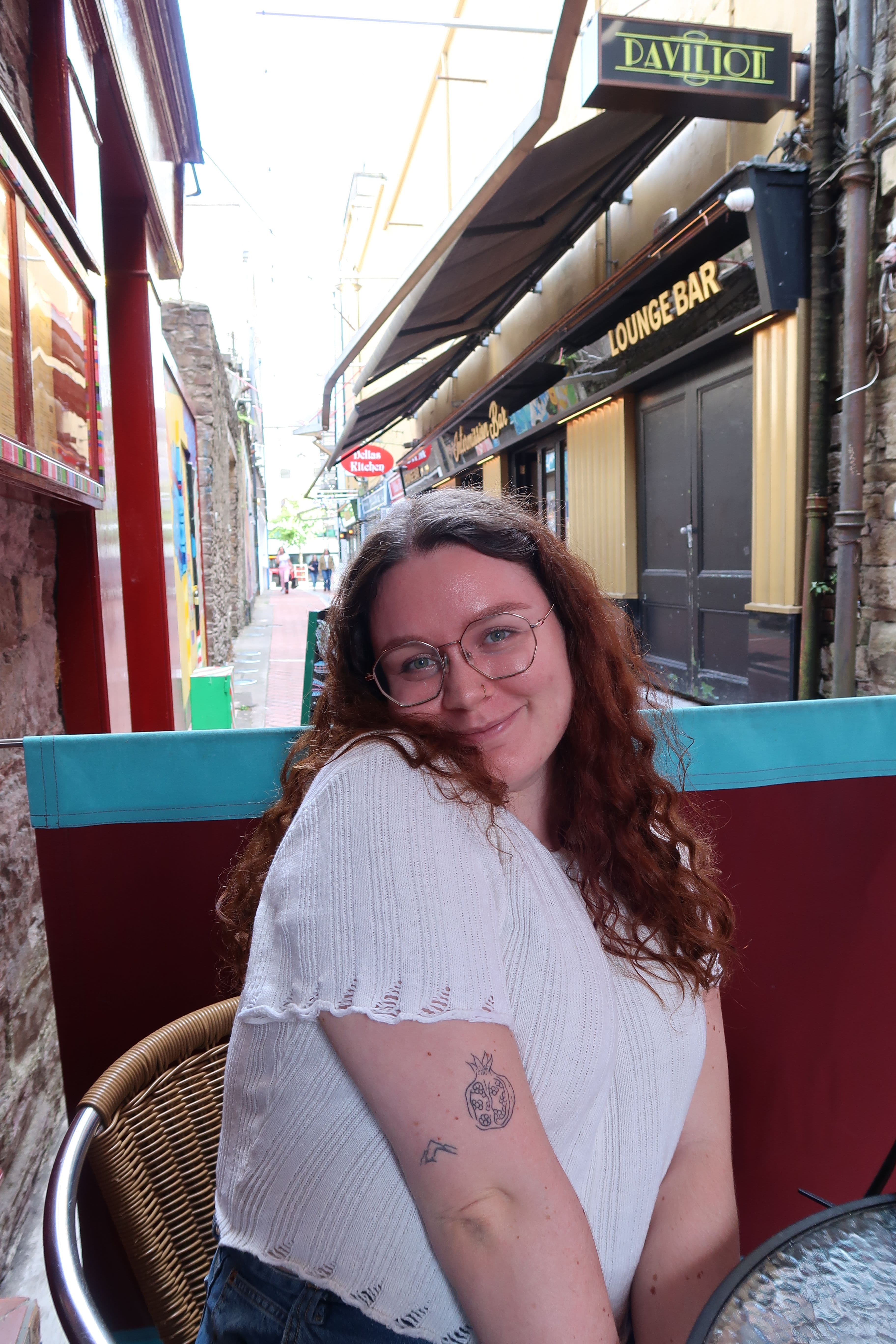 irish gal looking for a chill, homey flatshare - photo 1