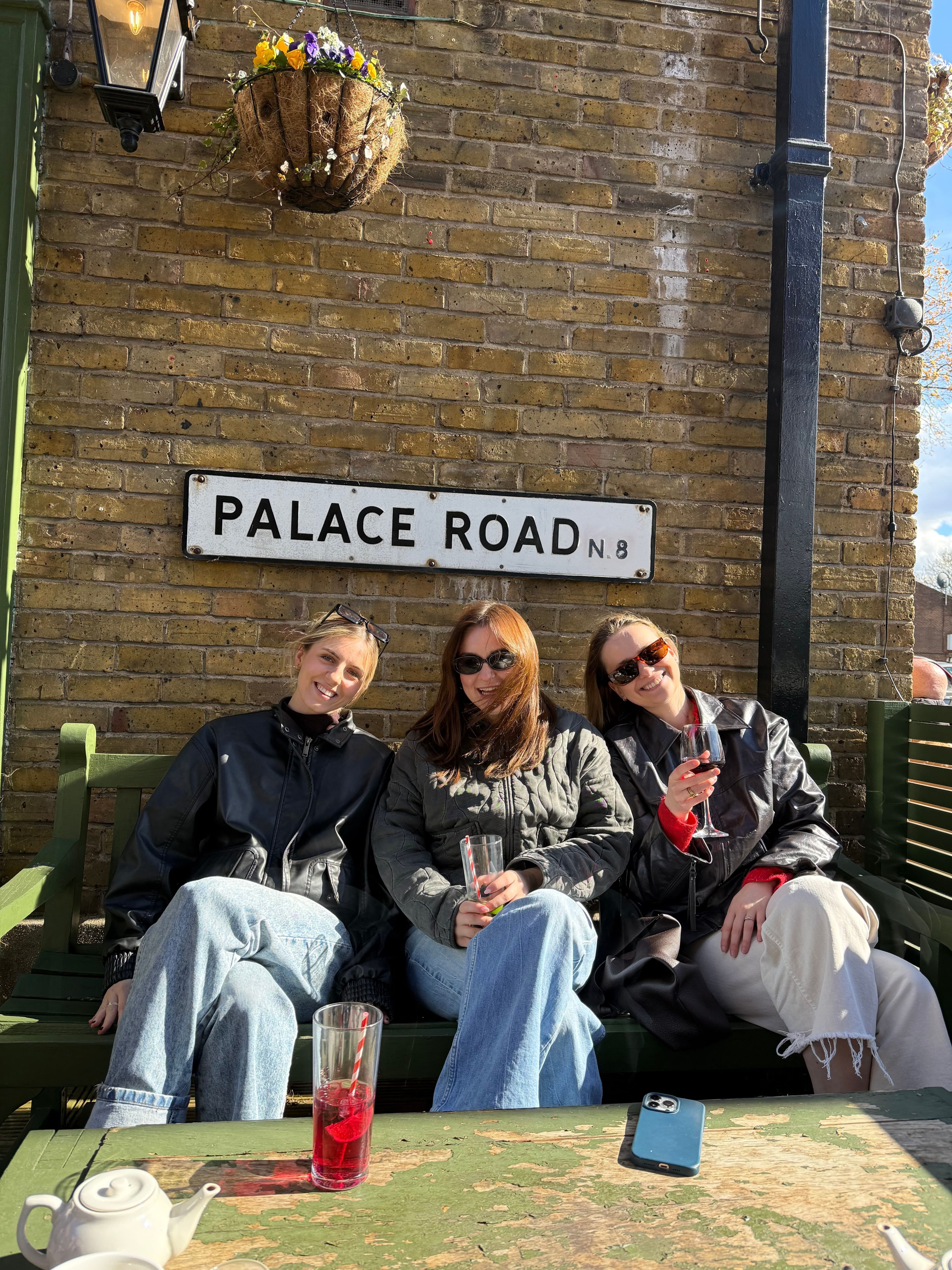 Clean and sociable professional looking for a room in North London! - photo 4