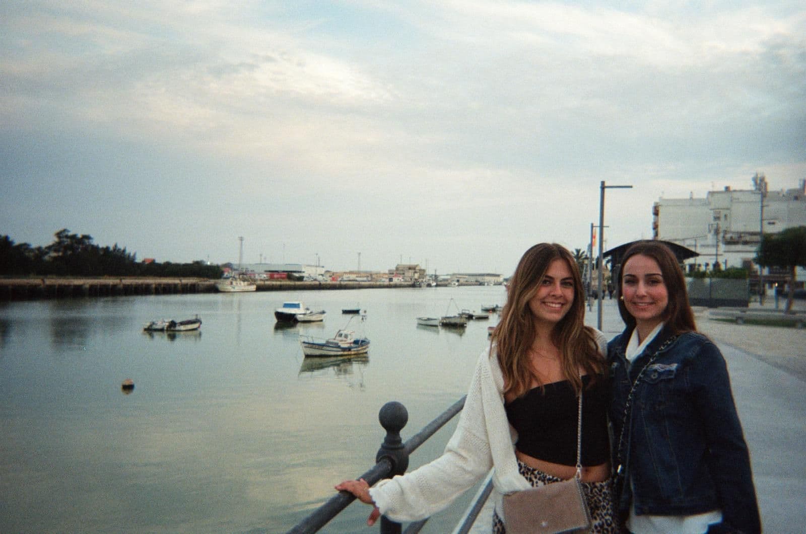 Emma and Júlia - photo 4