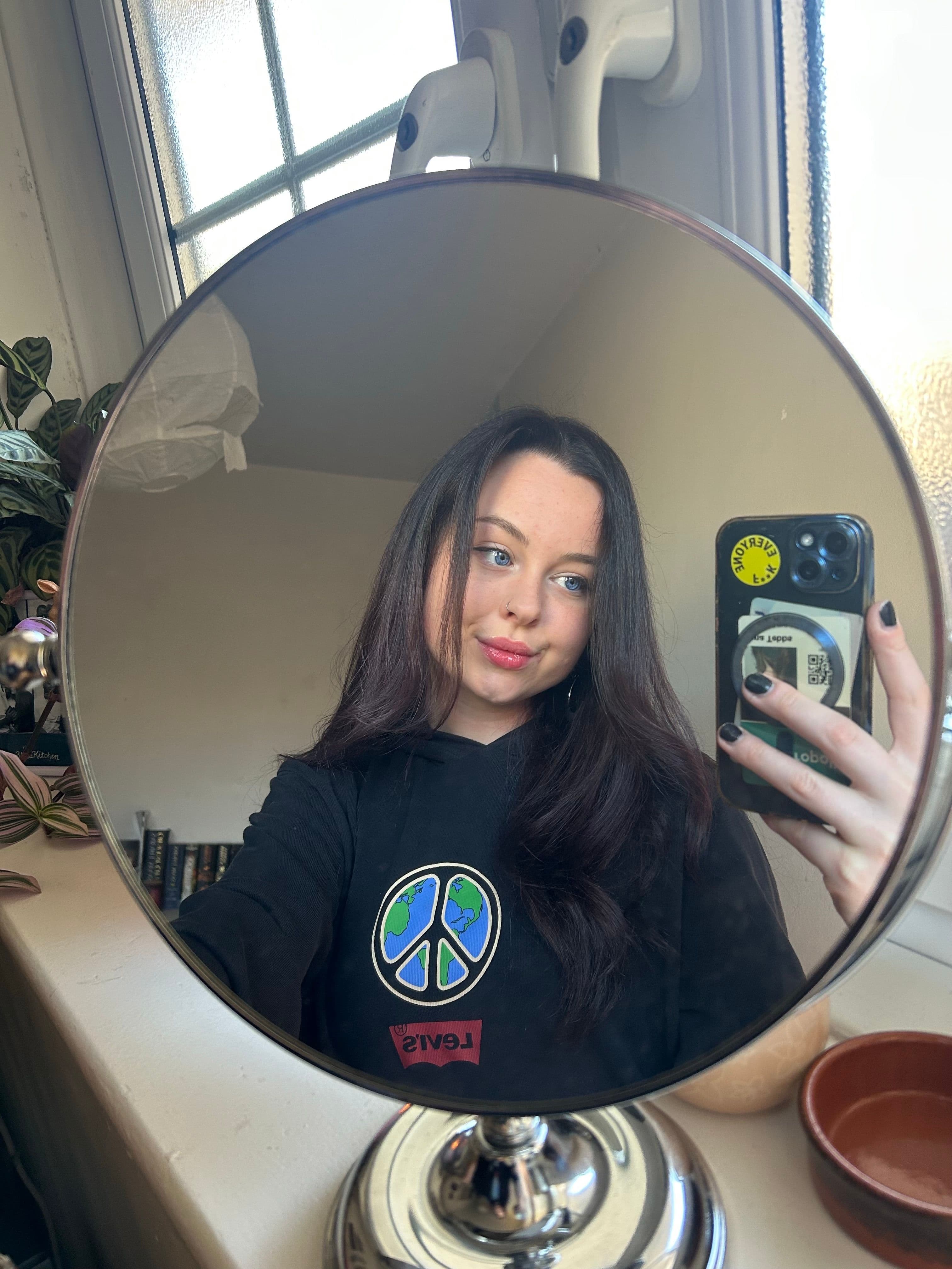 25 year old looking for nice people! - photo 1