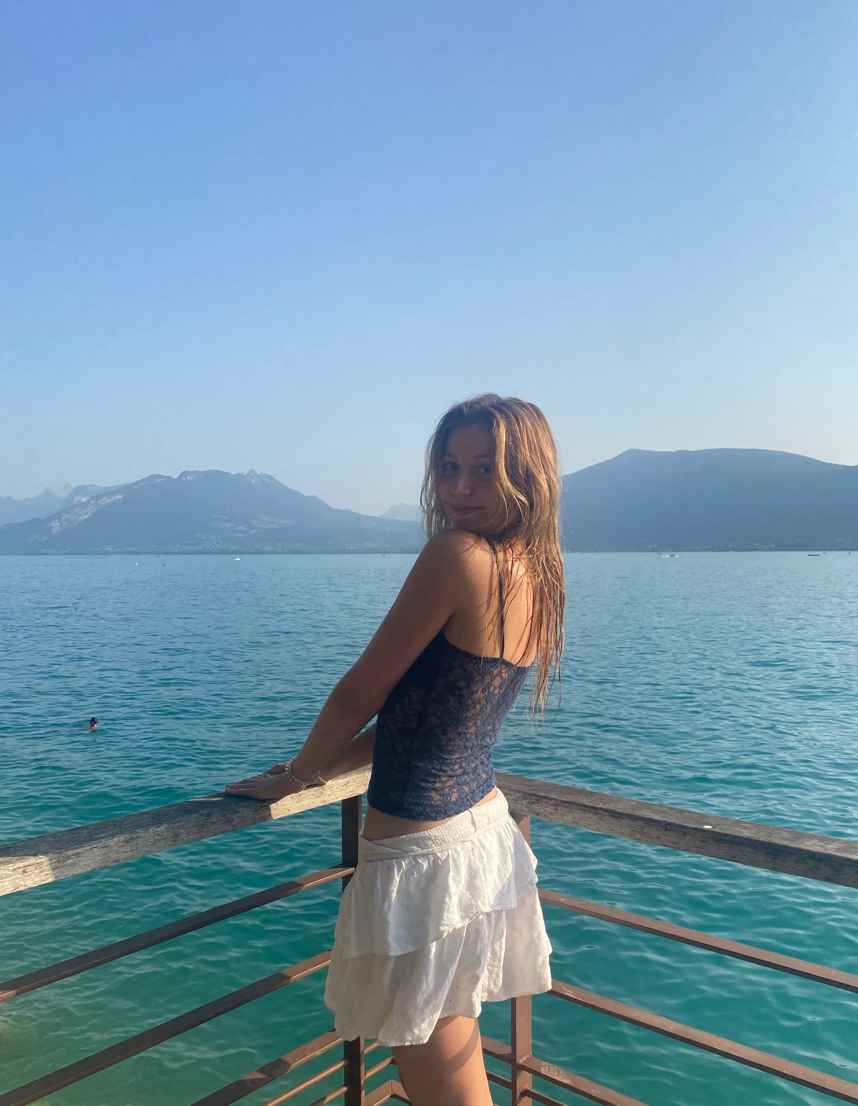 Irish/French girl looking for a room in London (Deptford/Greenwich), moving beginning/end of June - photo 1