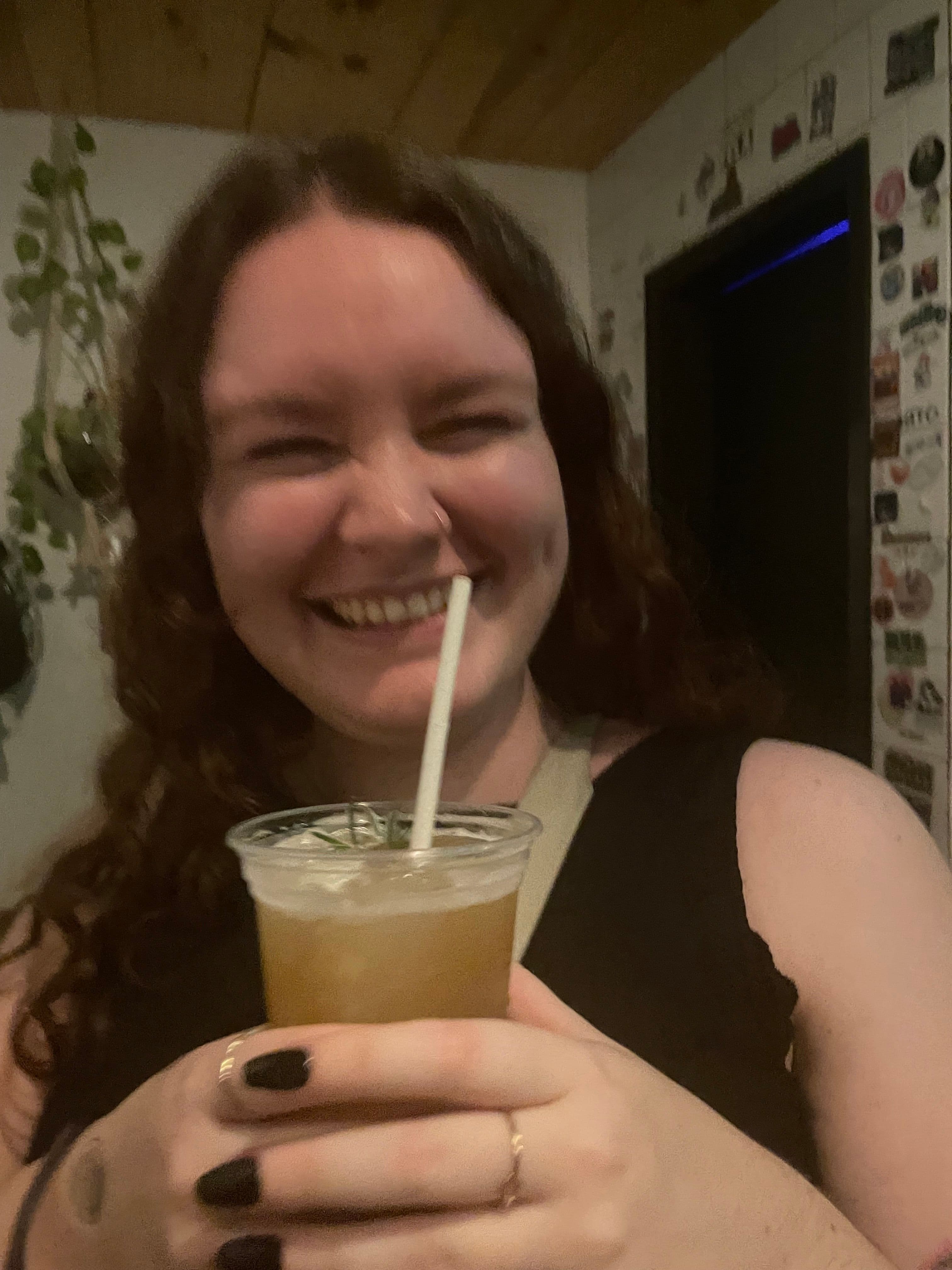 irish gal looking for a chill, homey flatshare - photo 3