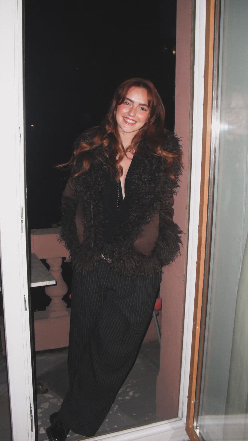 Professional performer, 22! Room wanted zone 1-2 London, max £800 pcm! - photo 1