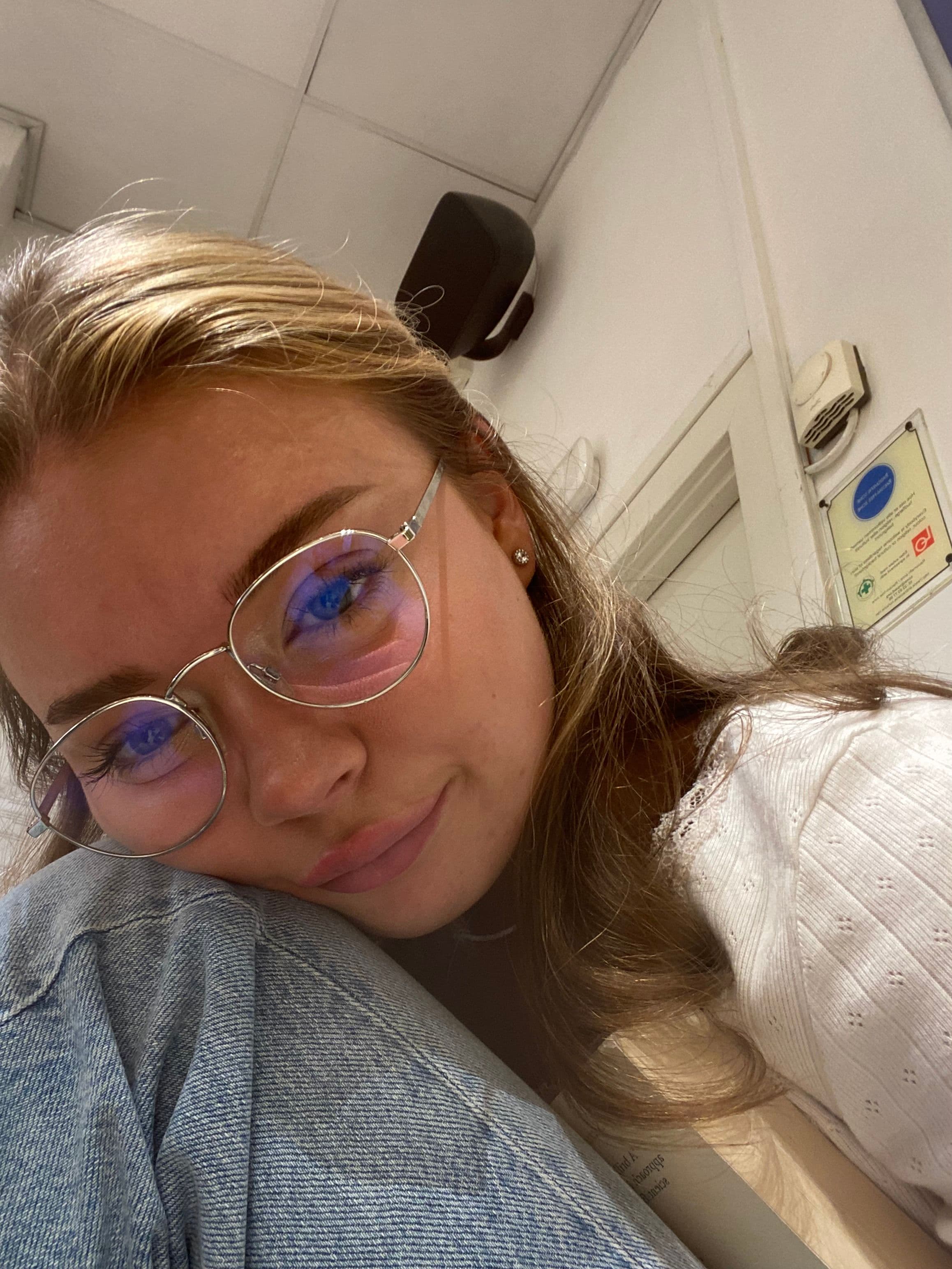 Looking for a flatshare (girls only)✨ - photo 1