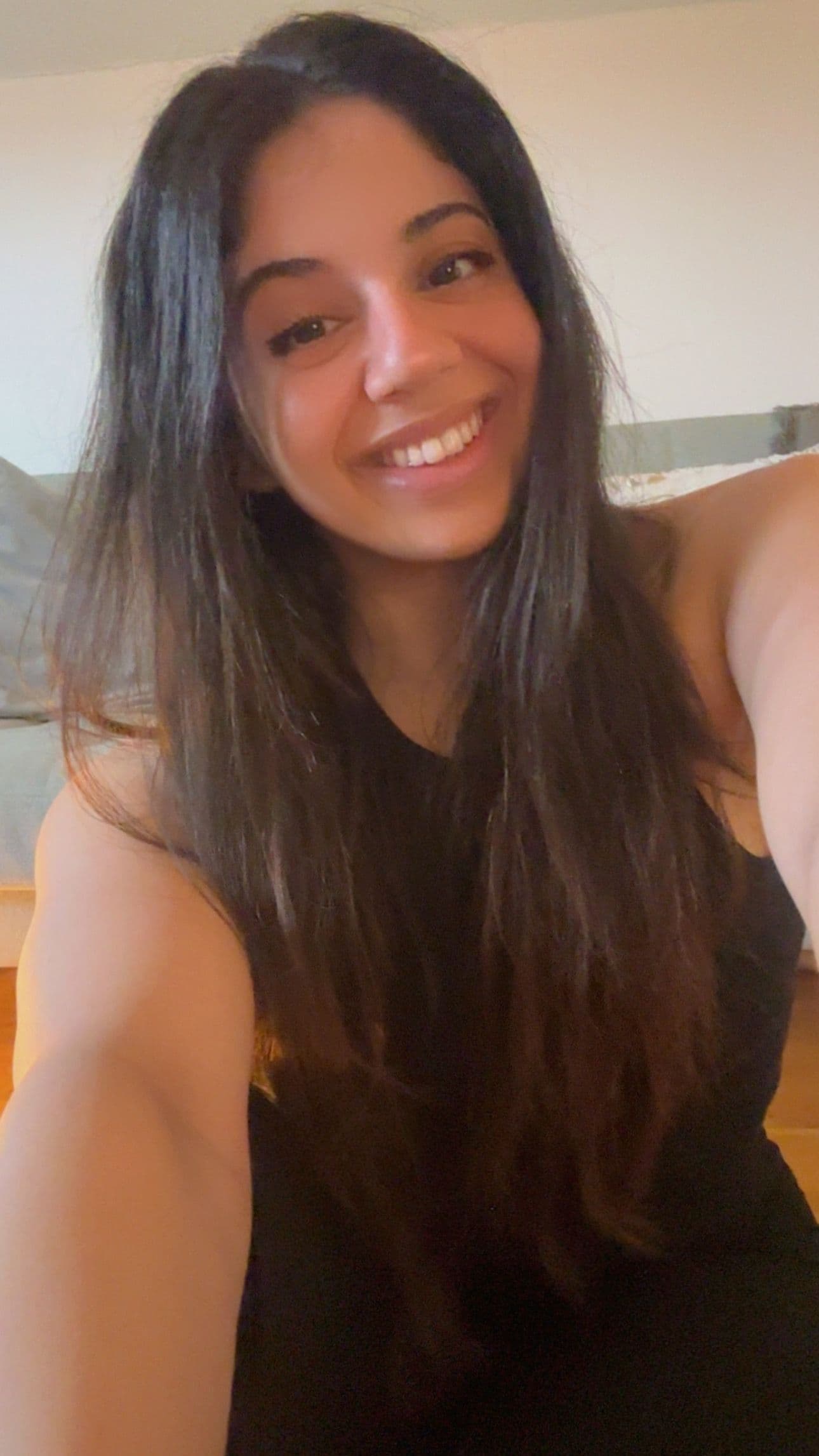 Friendly Yoga Teacher & Wellness Coach Looking for a Room in London - Move in asap 🌿 - photo 2
