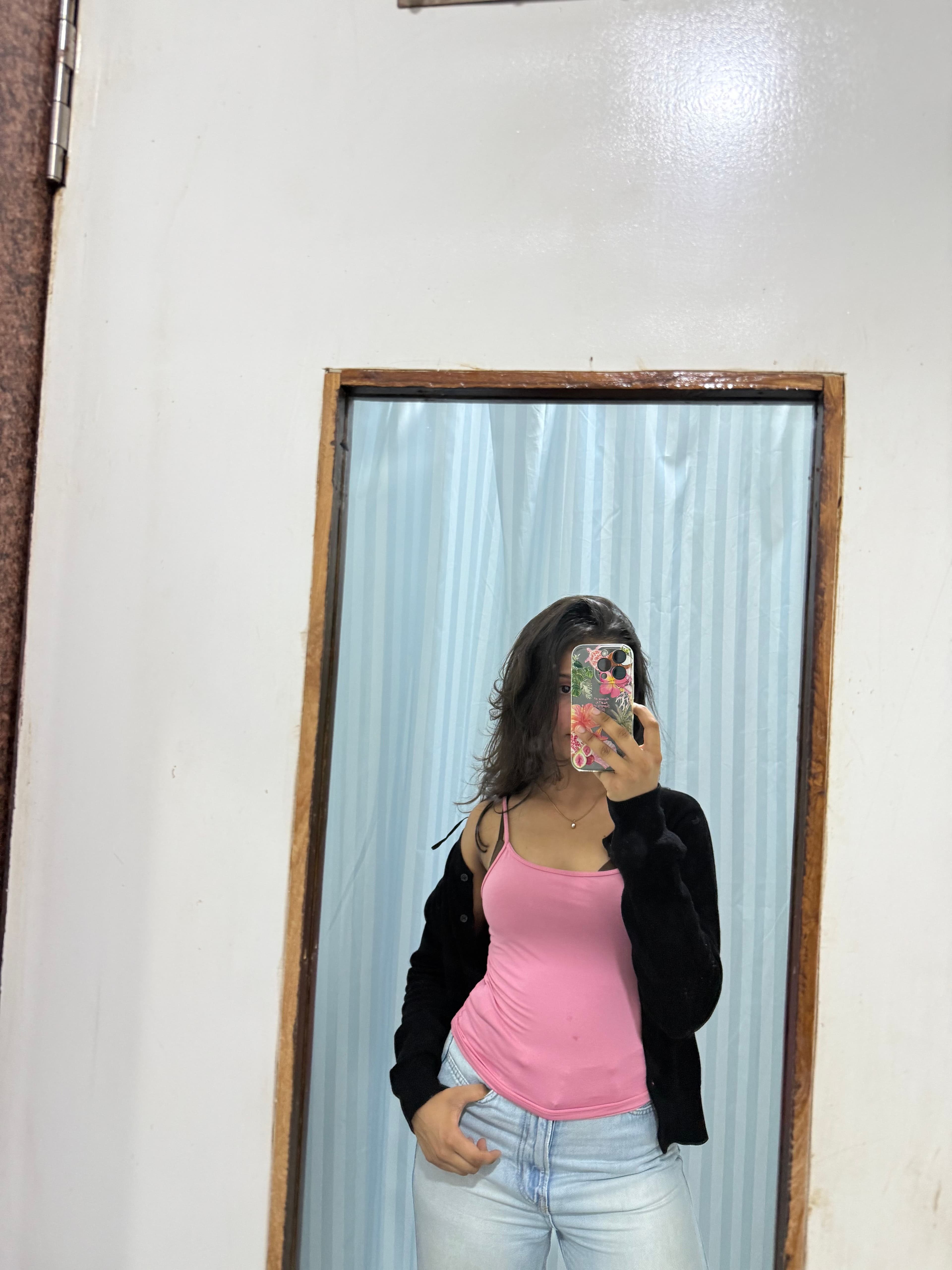 UCL Master's Student Looking for a Cozy & Friendly Female Flatshare! 🌸 (Canary Wharf / Nearby - photo 1